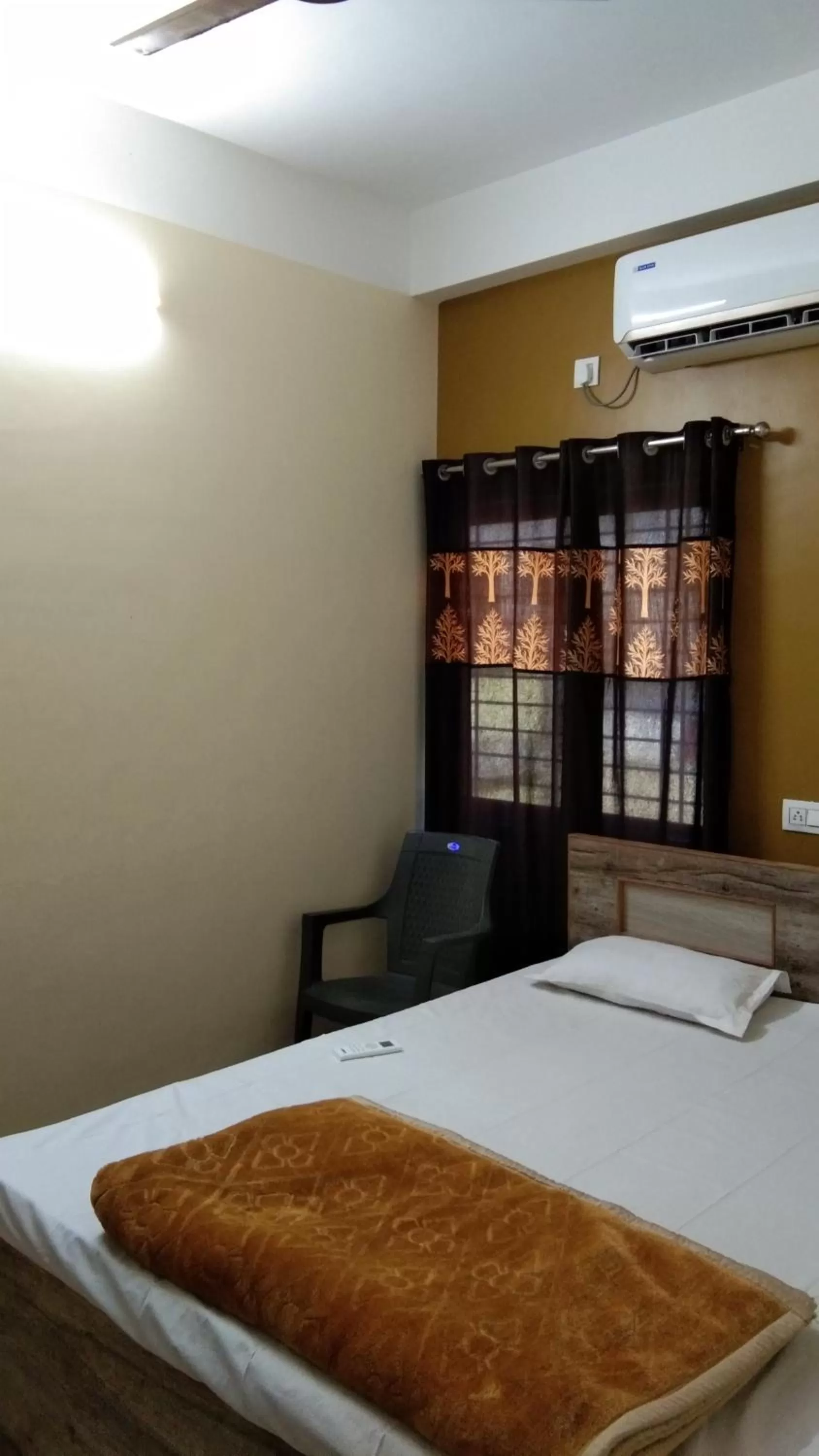 Bed in Jupiter Lodge