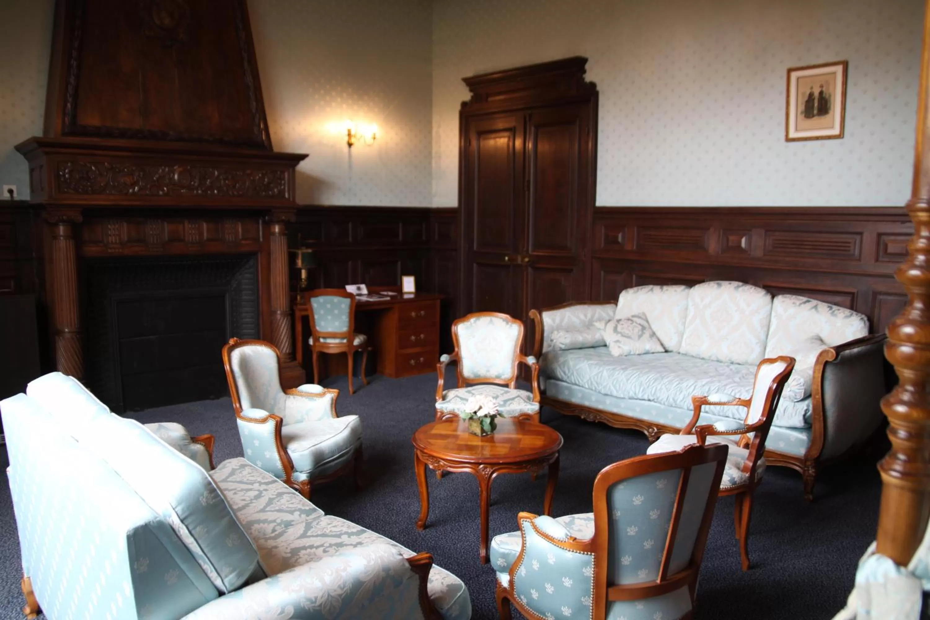 Seating area in Château Des Bondons EI