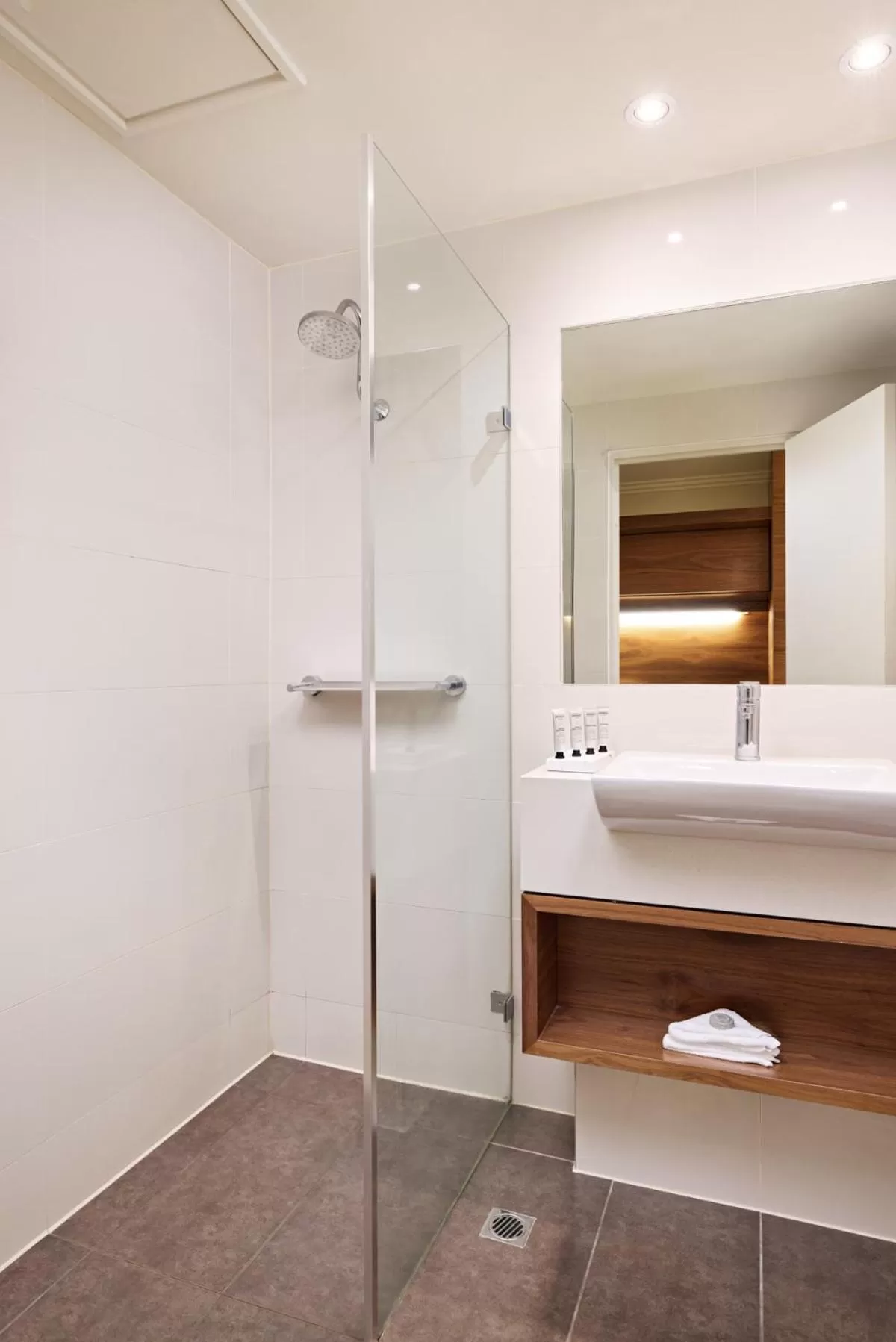 Shower in View Melbourne