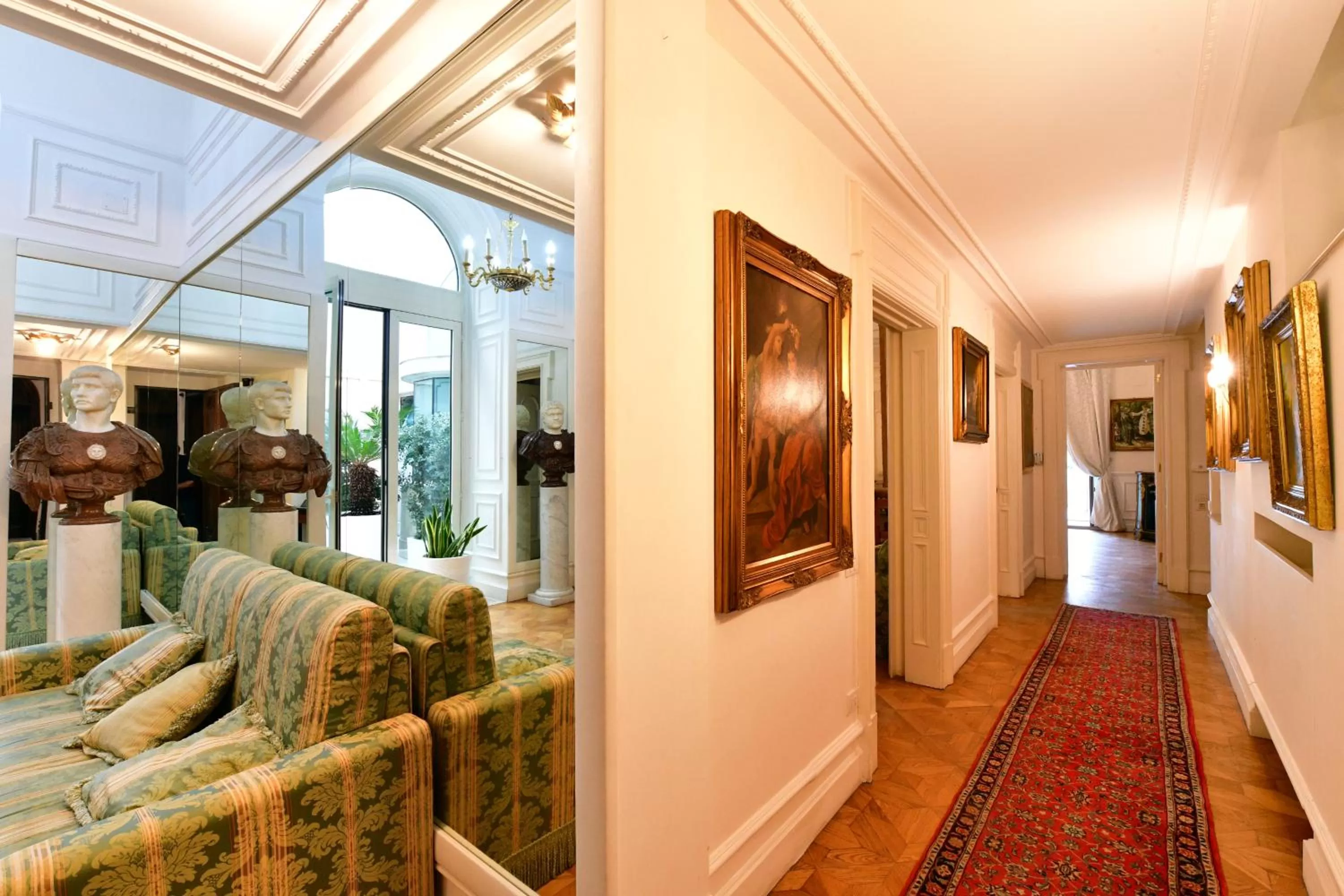 Lobby or reception in Sisuites