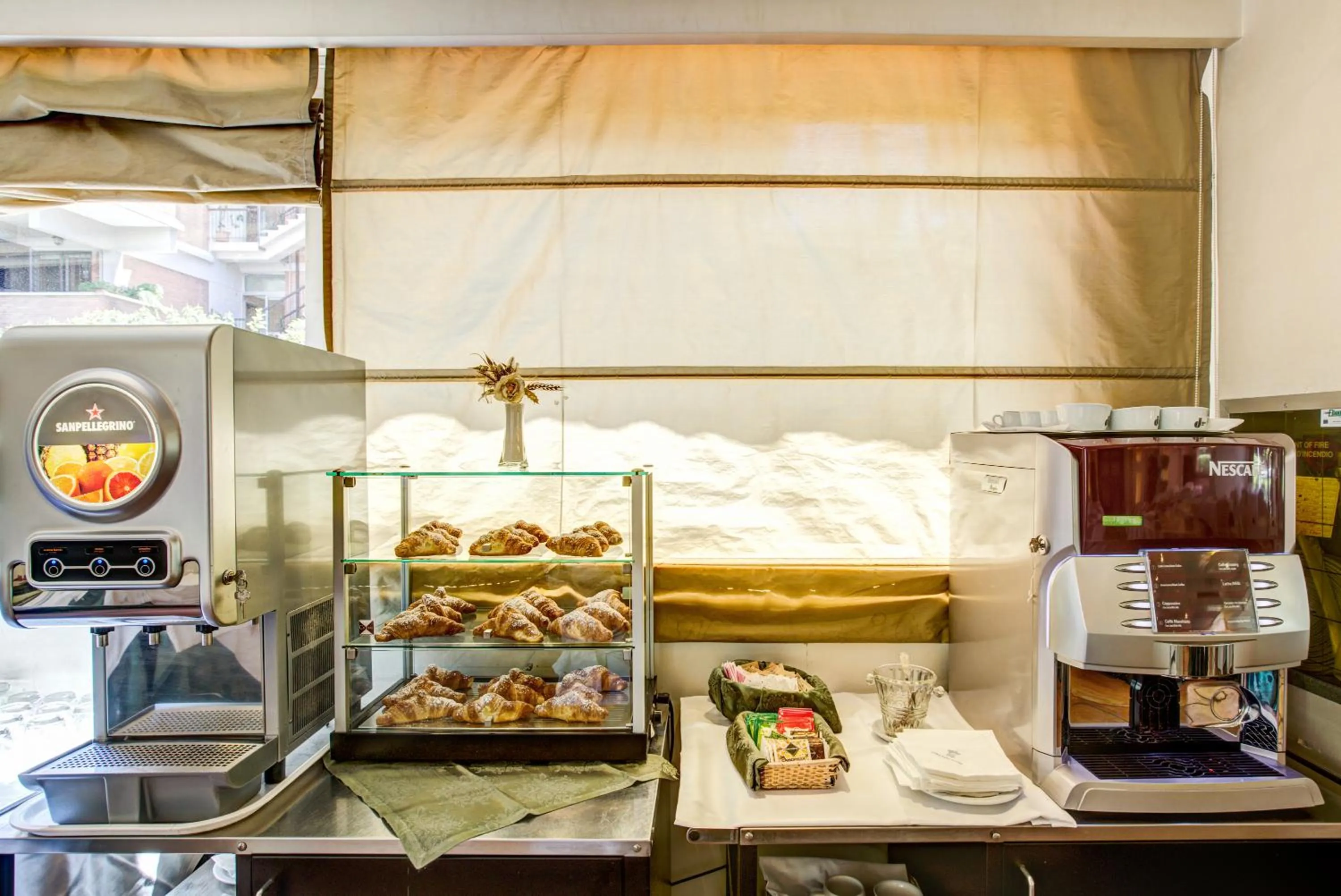 Buffet breakfast in Appia Park Hotel