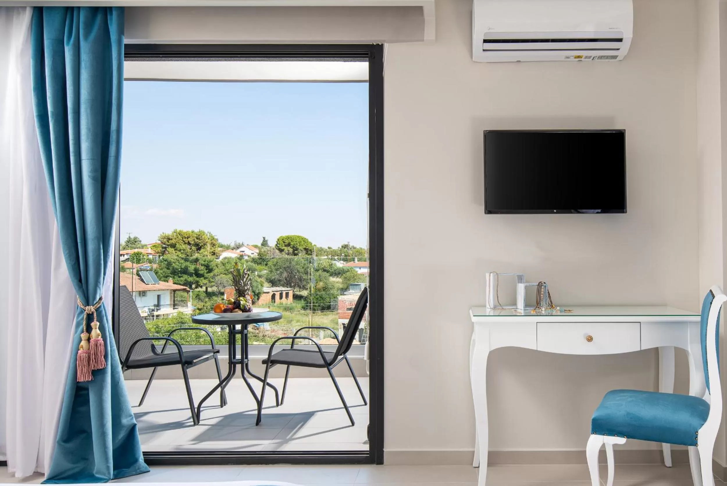 hair dresser in Light Blue Hotel