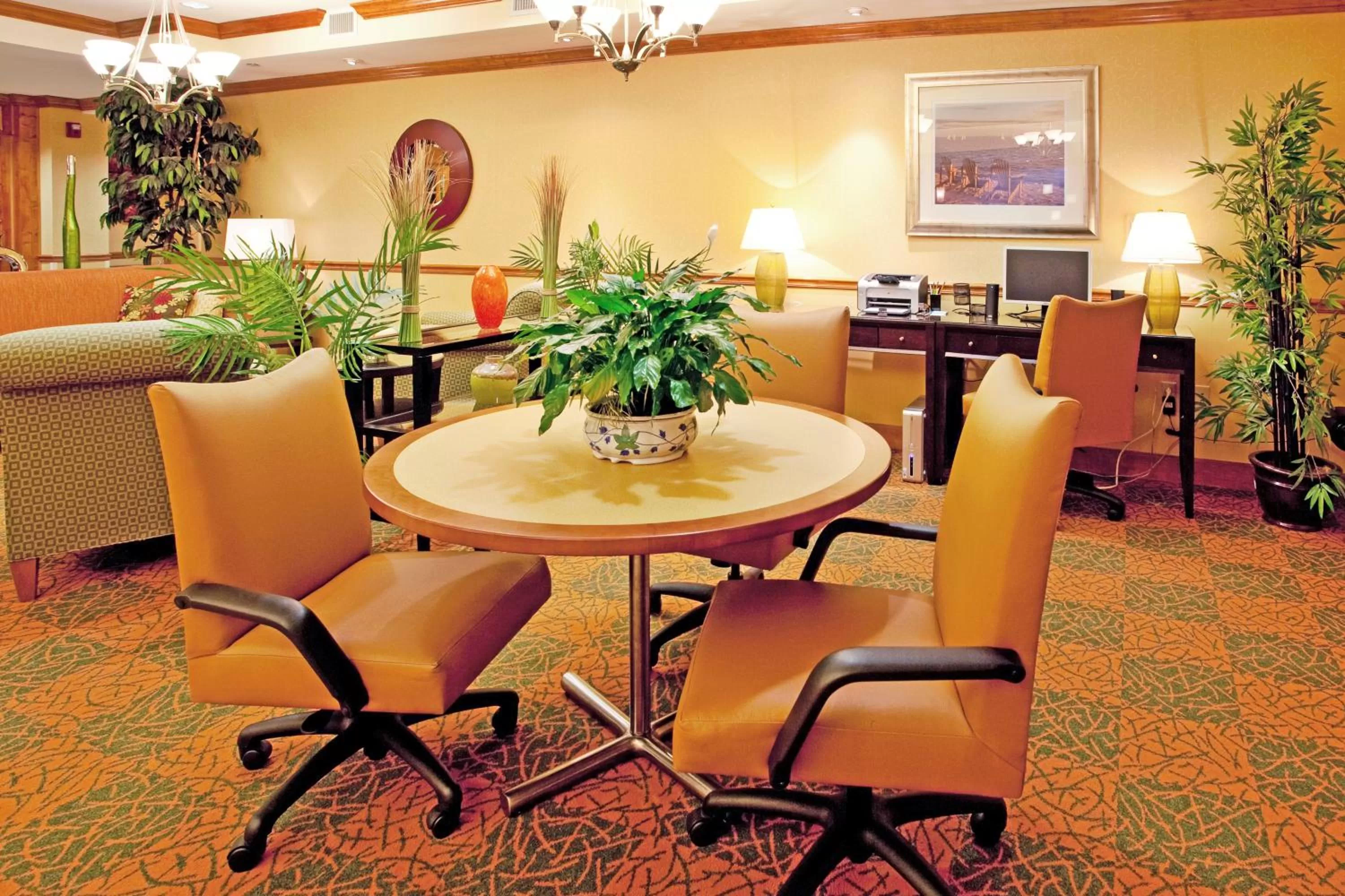 Lobby or reception in Holiday Inn Express Hotel & Suites Charleston - North by IHG