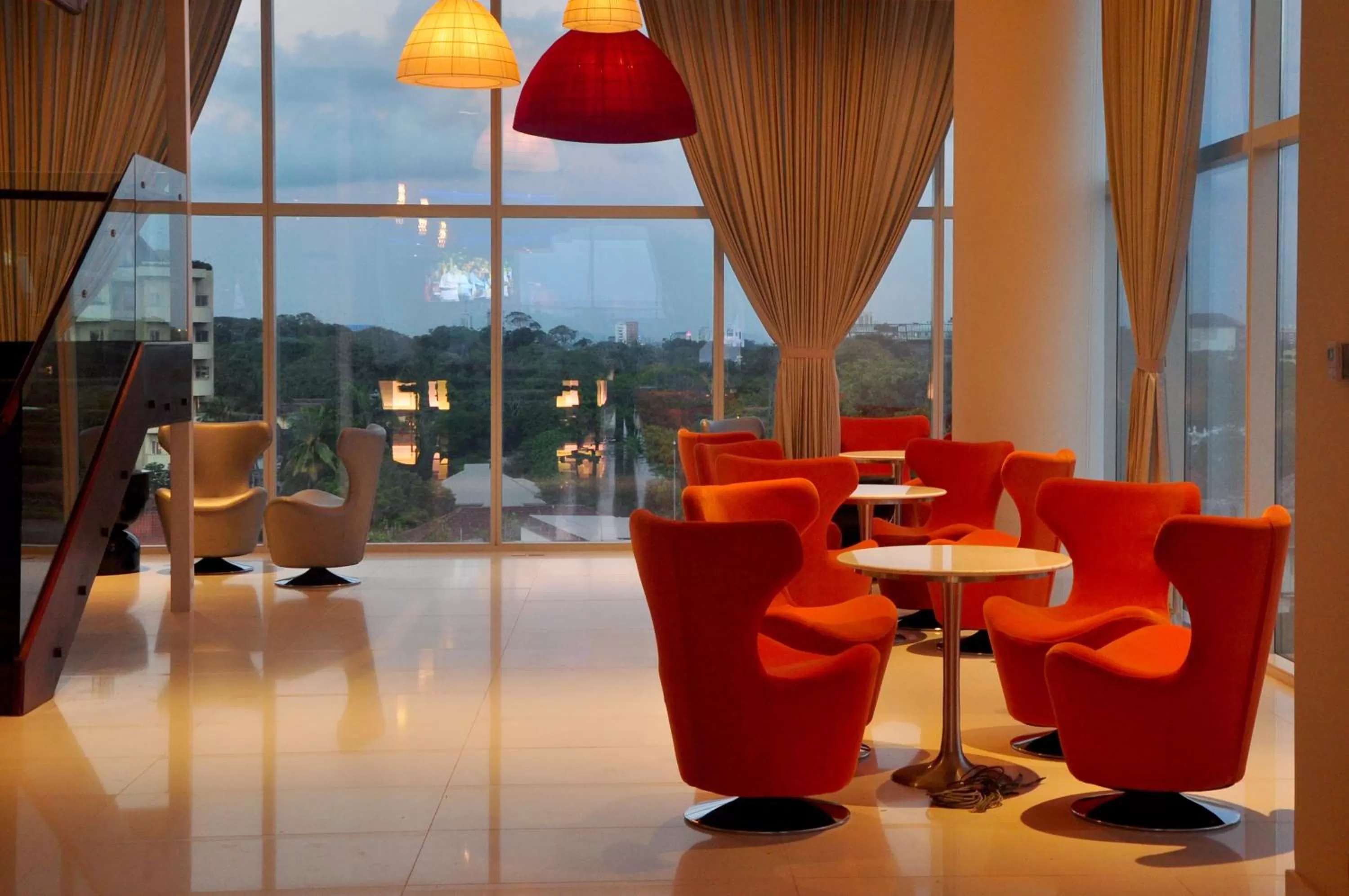 Lobby or reception in Cinnamon Red Colombo