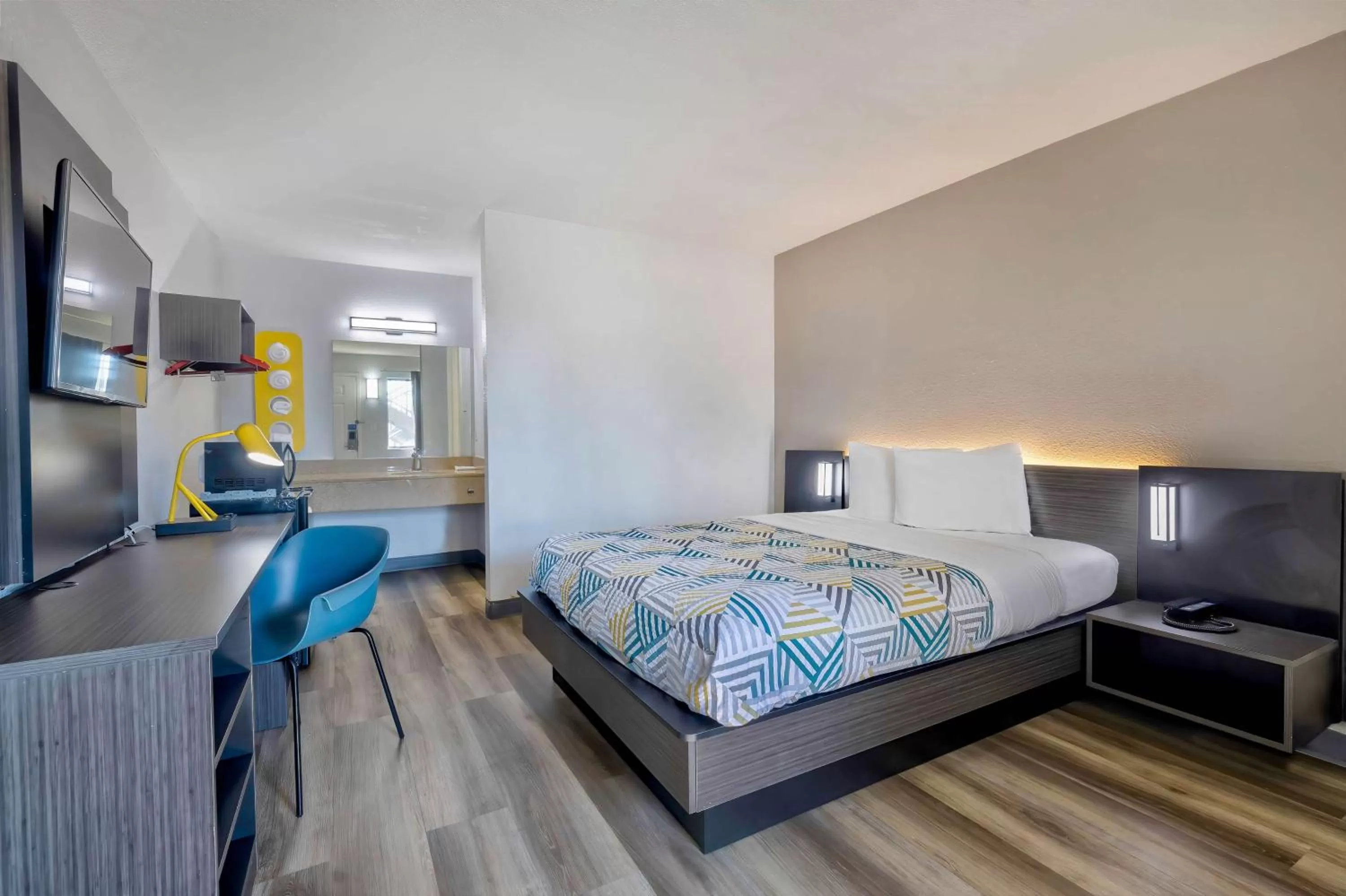 Bedroom, Bed in Motel 6-Hammond, IN - Chicago Area