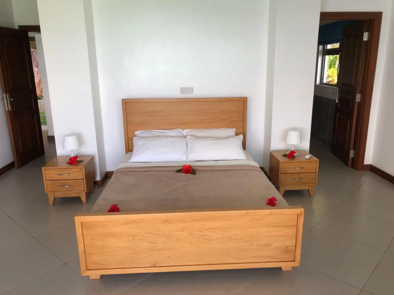 Bathroom, Bed in Sailfish Beach Villas