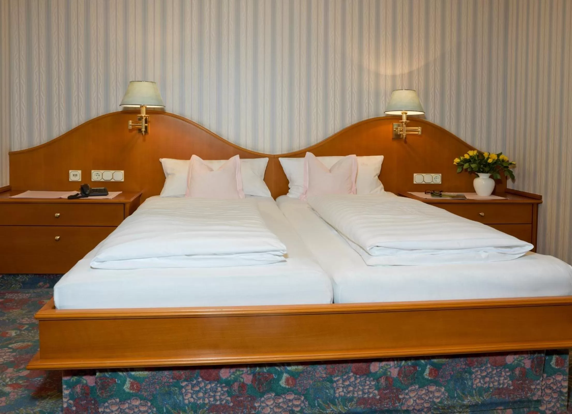 Photo of the whole room, Bed in Hotel Pension Fent