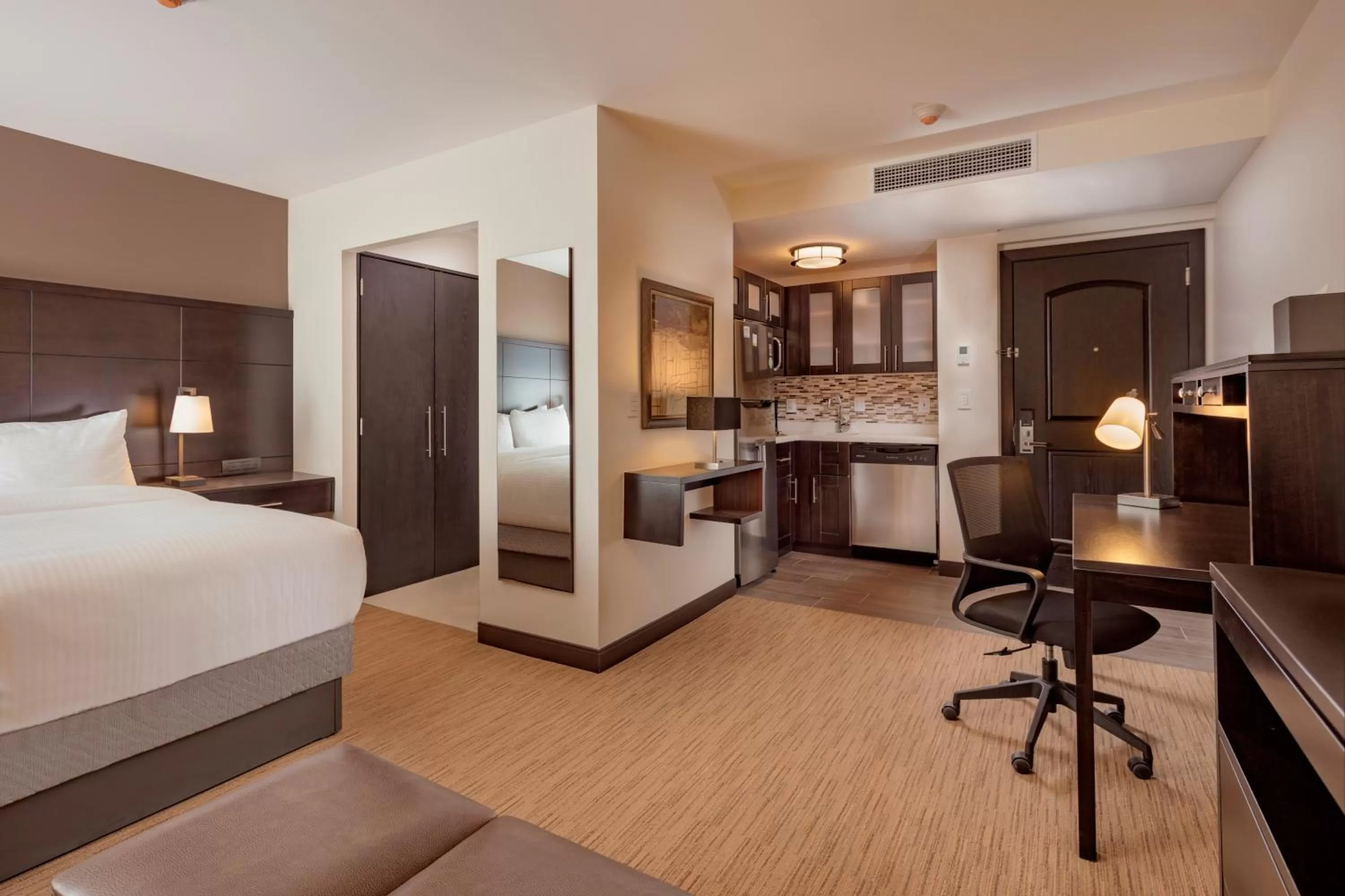Bedroom, Bed in Staybridge Suites Silao by IHG