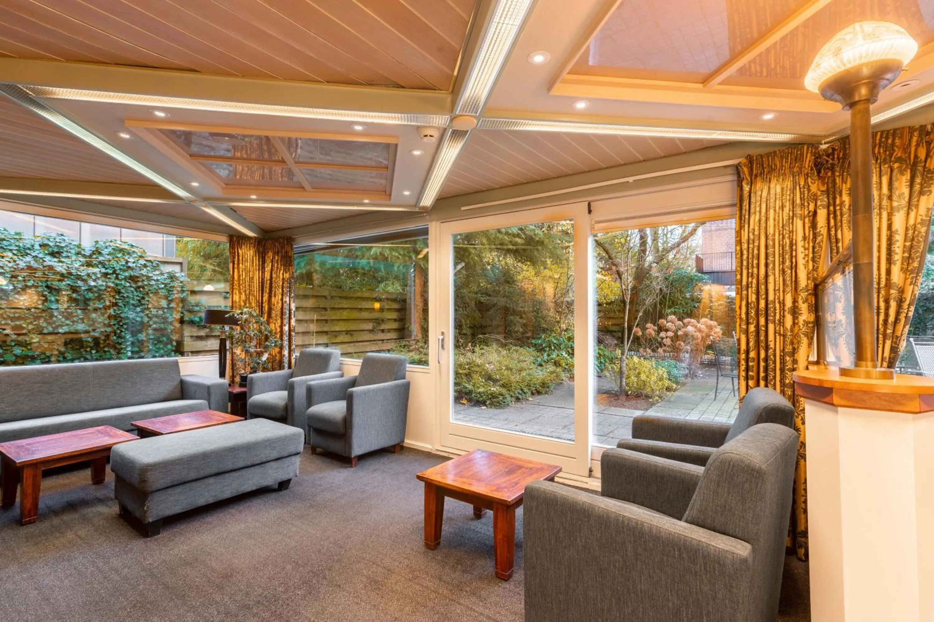 Lounge or bar in Owl Hotel