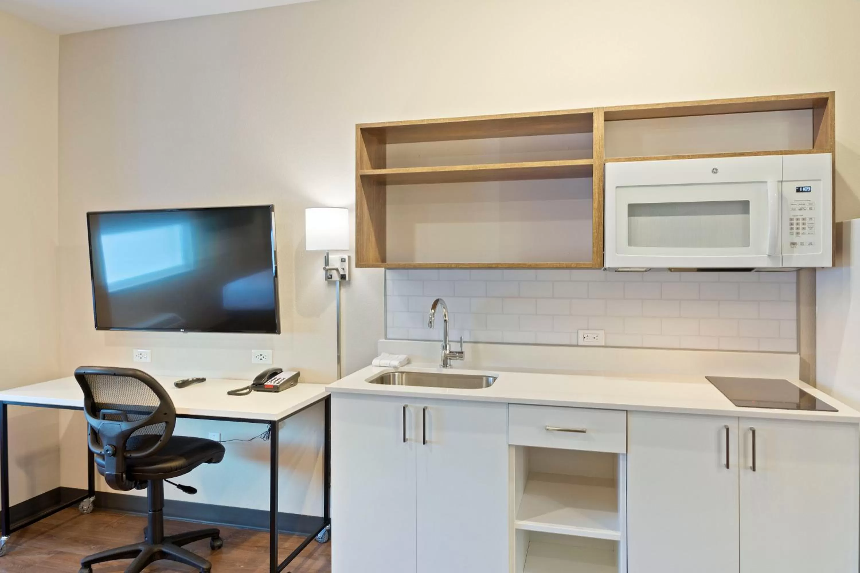 Kitchen or kitchenette in Extended Stay America Premier Suites - Phoenix - Chandler - Downtown