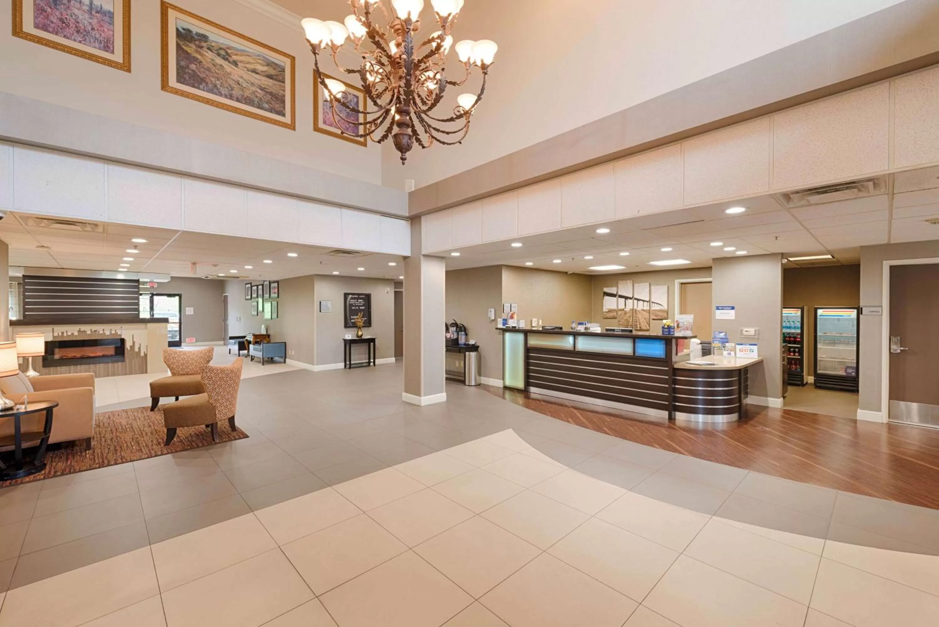 Lobby or reception in Best Western Plus Delta Inn & Suites