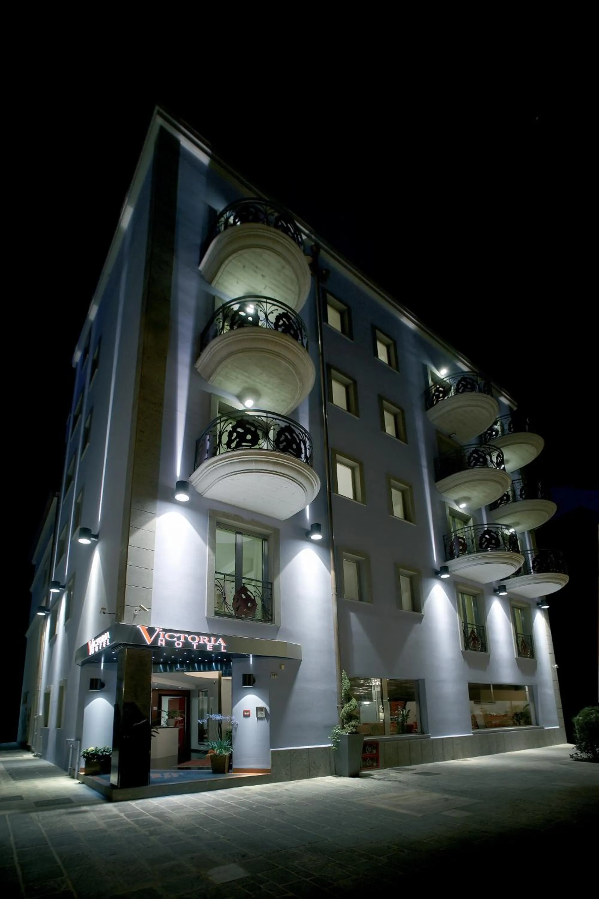 Facade/entrance in Victoria Hotel