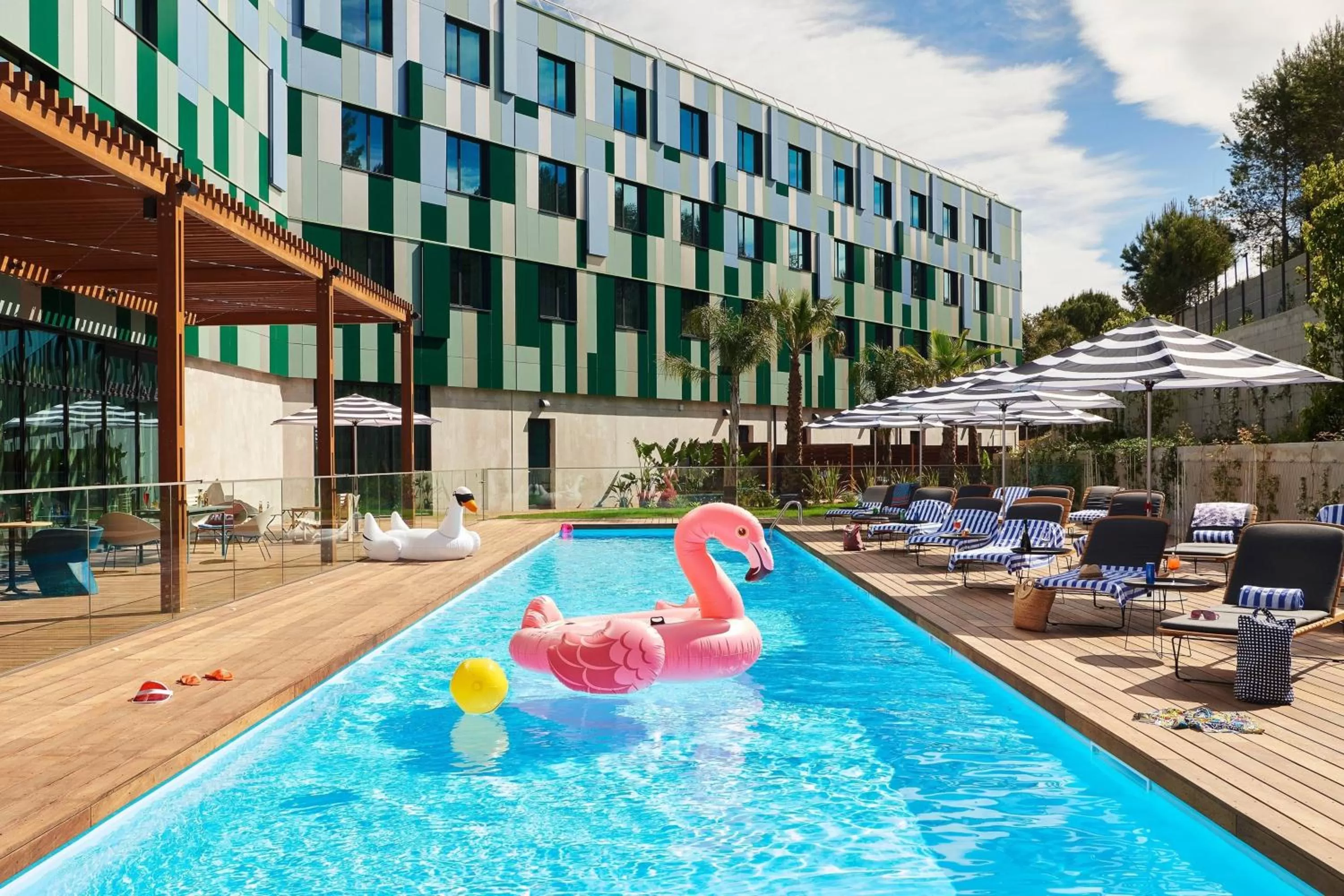 Swimming pool in Moxy Sophia Antipolis