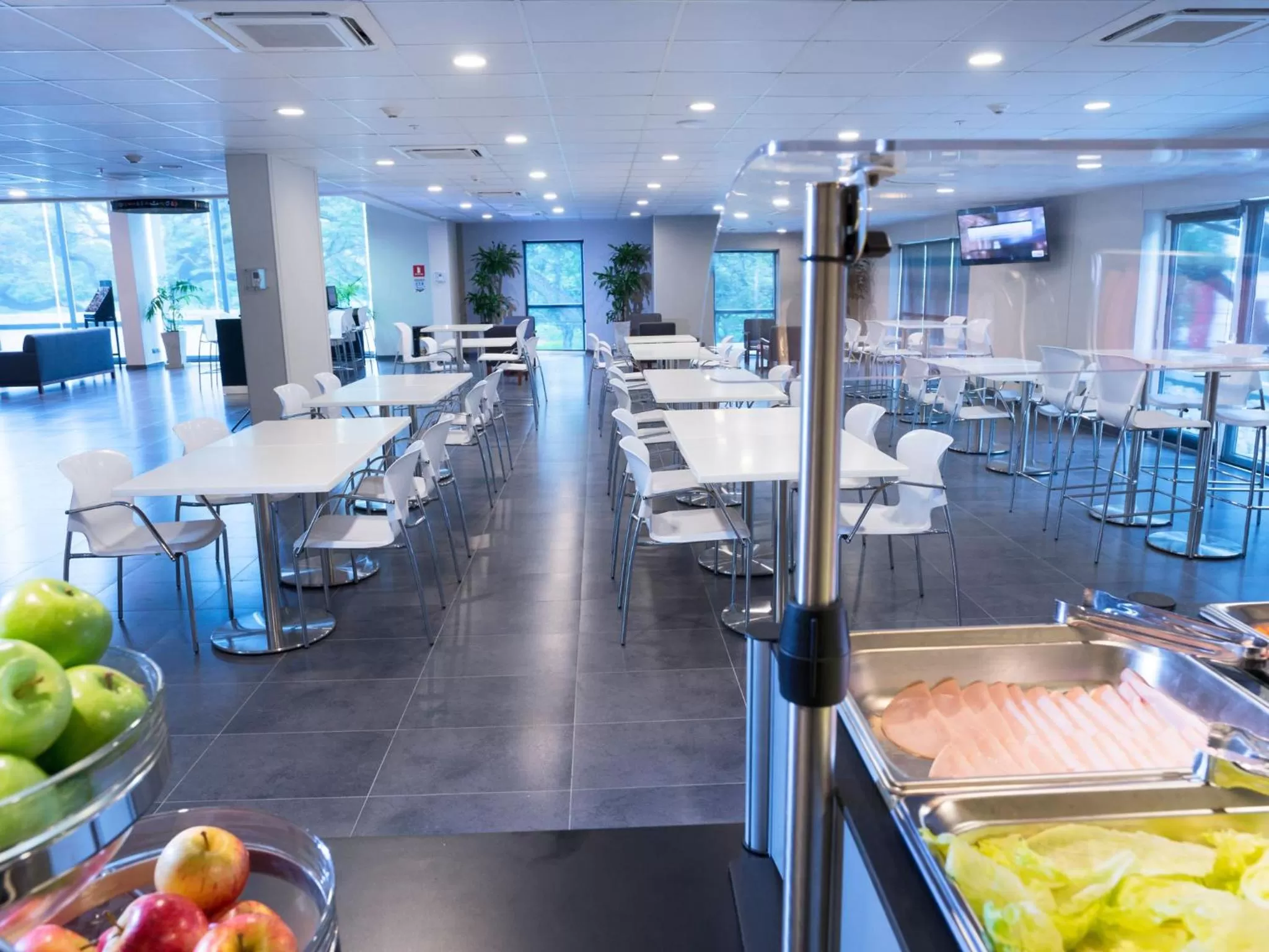 Restaurant/places to eat in City Express Plus by Marriott Cali Colombia