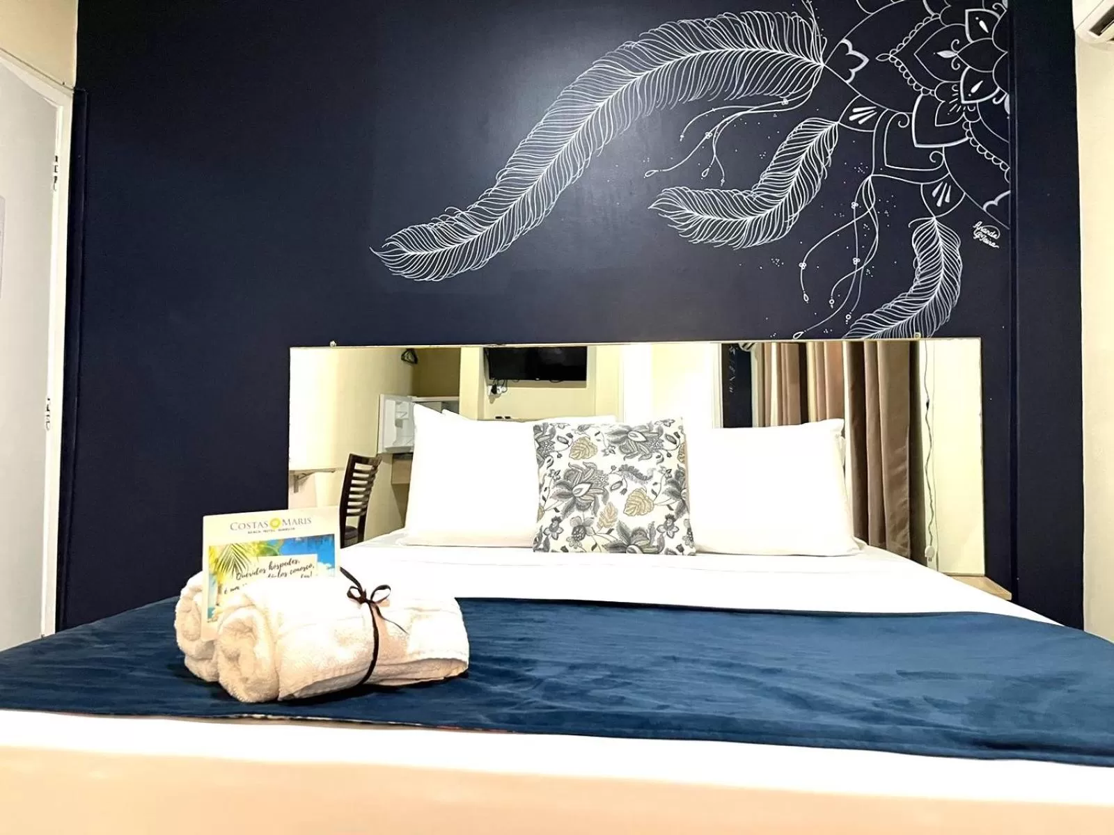 Decorative detail, Bed in Costa Maris Beach Hotel Frente Mar