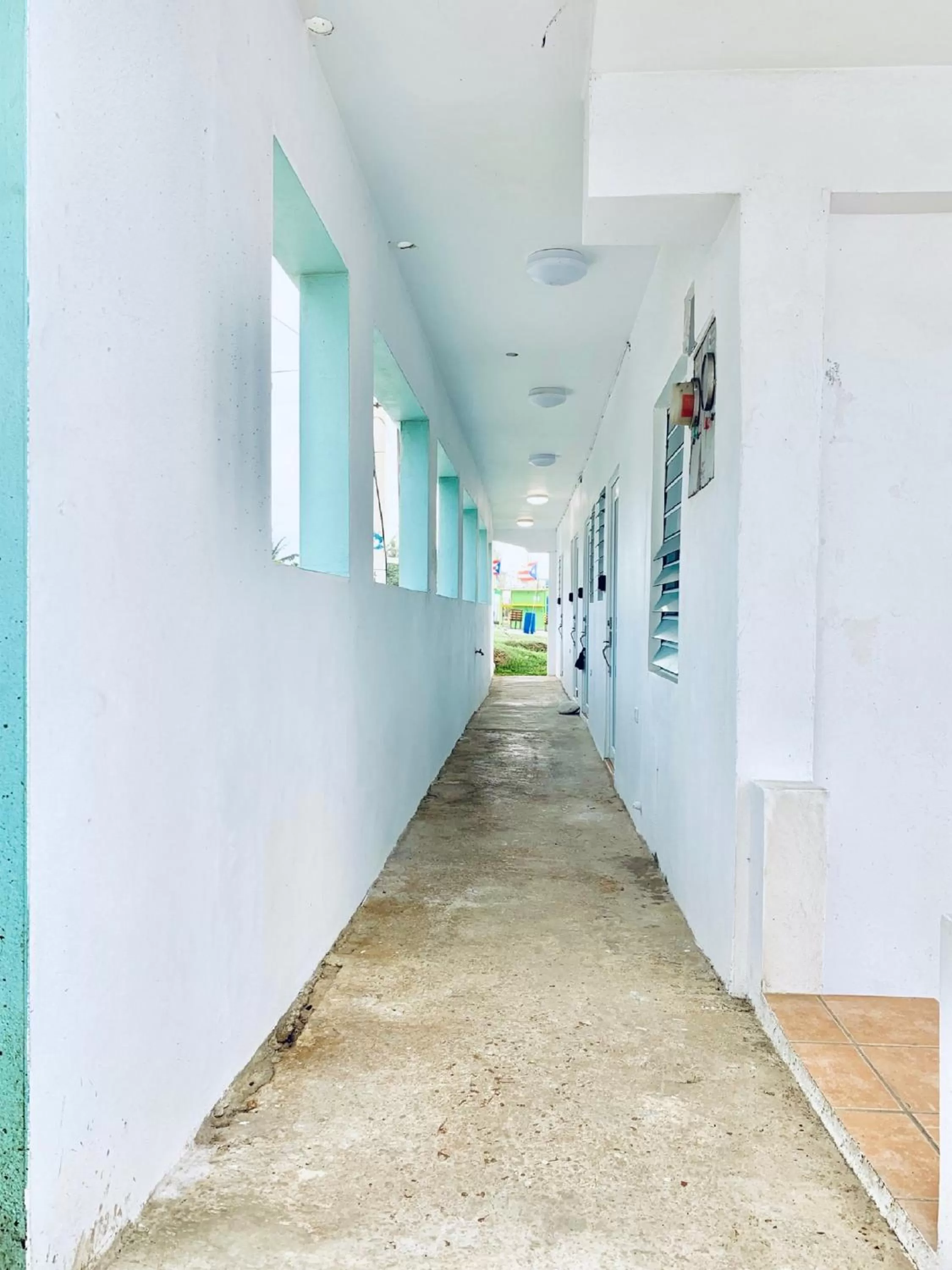Facade/entrance in Discovery Inn & Suites at 681 Ocean Drive