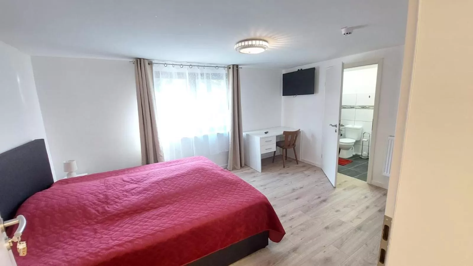 King Room with Garden View in Hotel Residenz am See Radevormwald Heidersteg