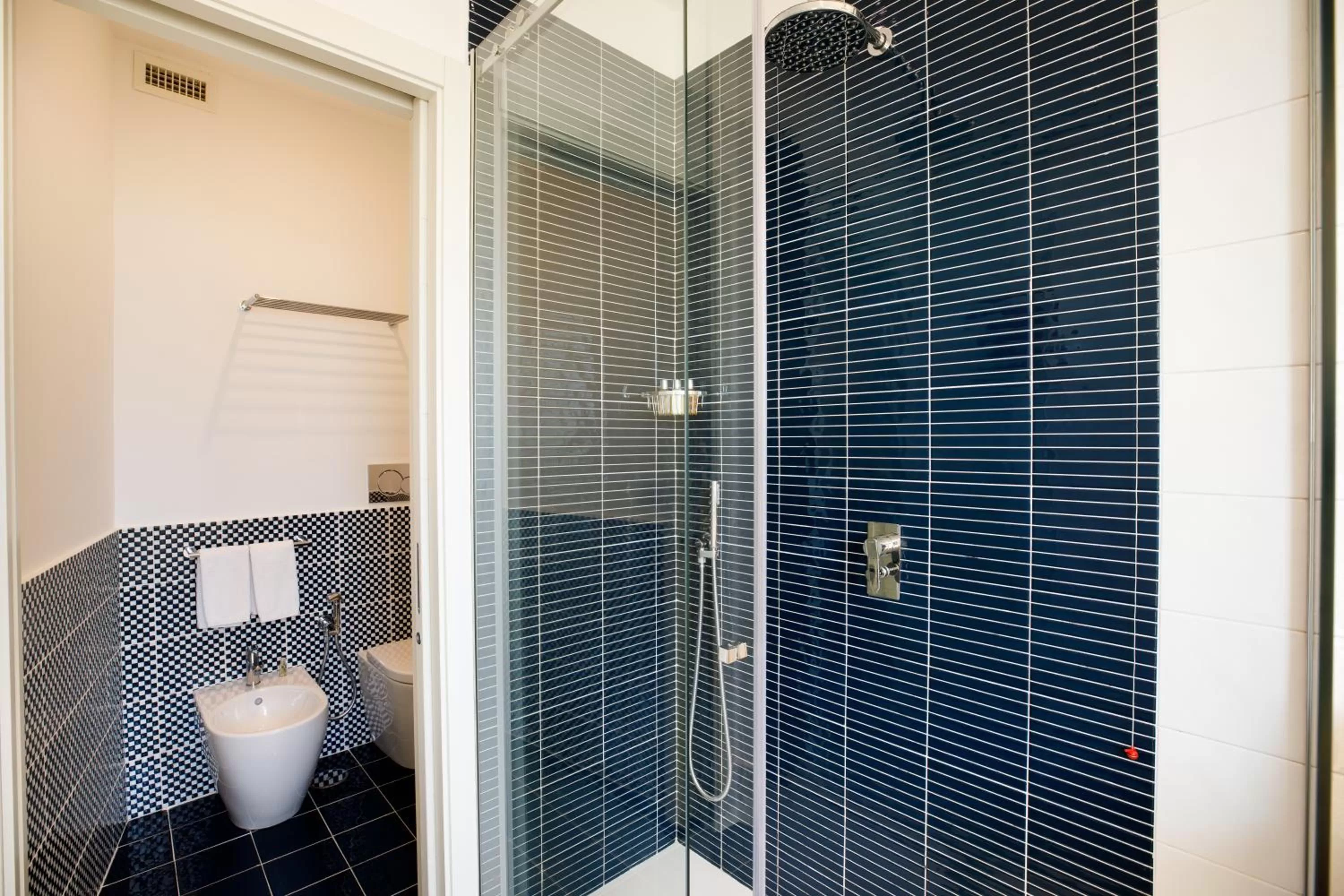 Shower in Villa Fiorella Art Hotel