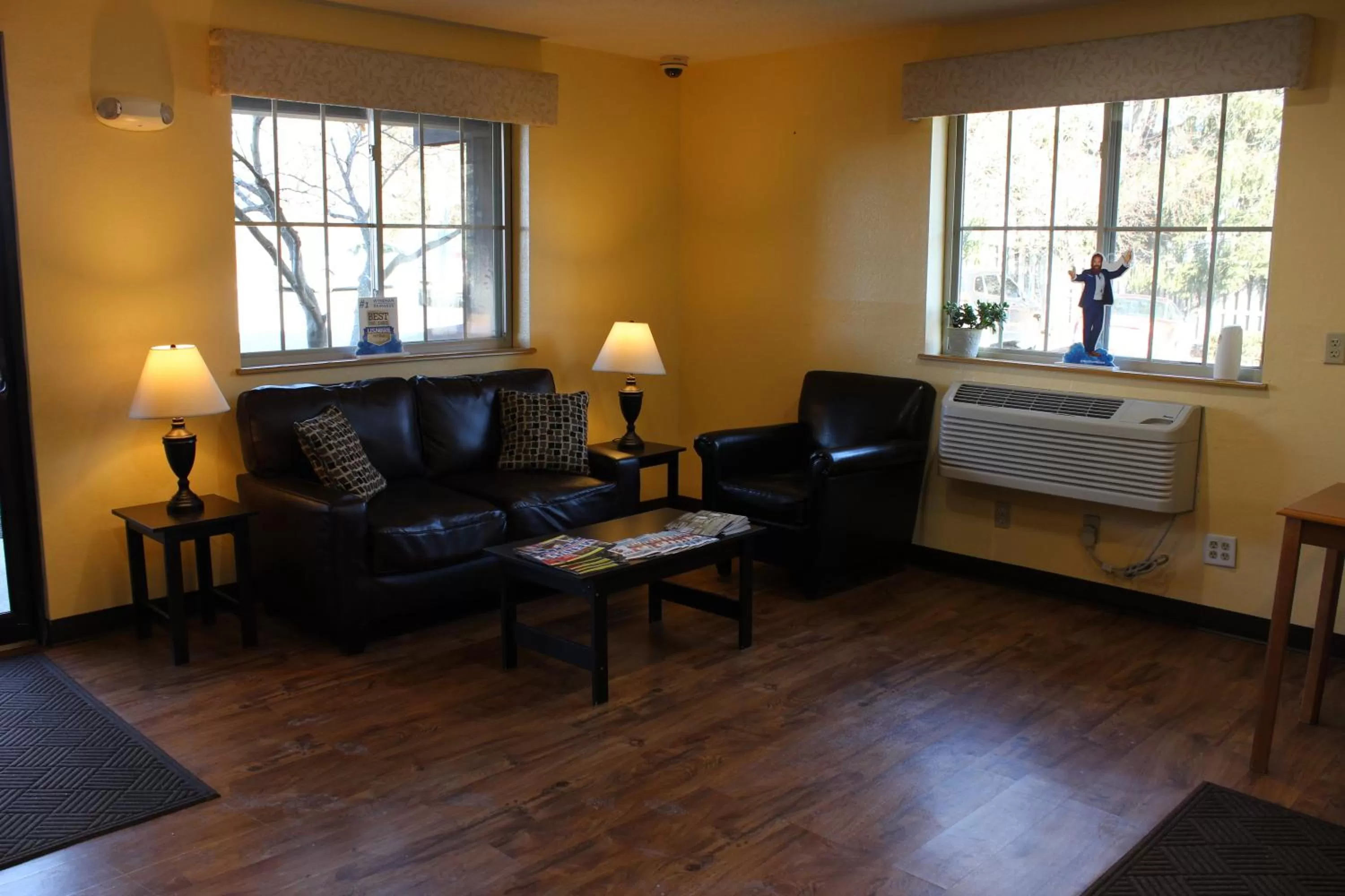 Super 8 by Wyndham East Stroudsburg - Poconos