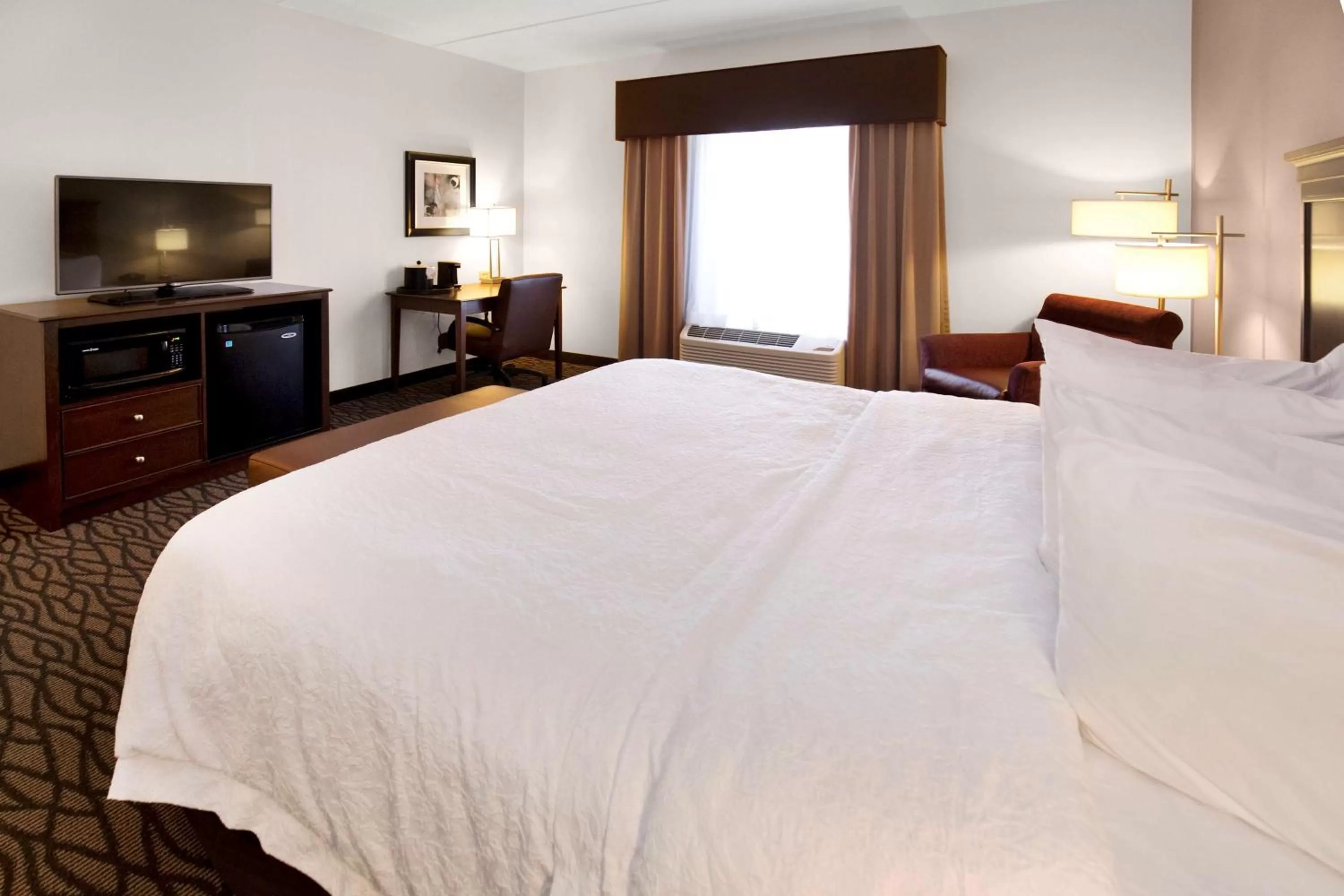 Bed in Hampton Inn Butler