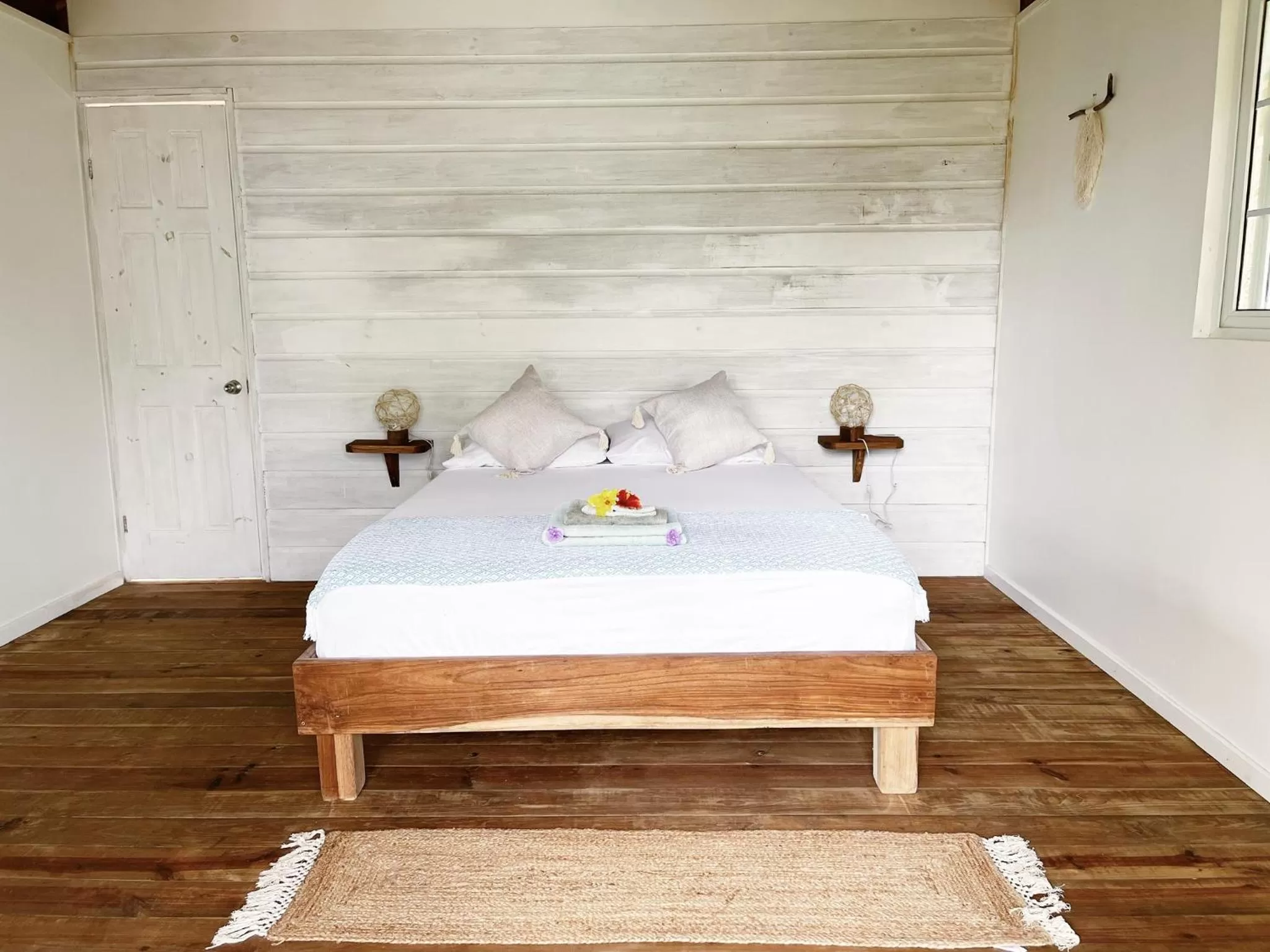 Bedroom, Bed in Bird Island Bungalows