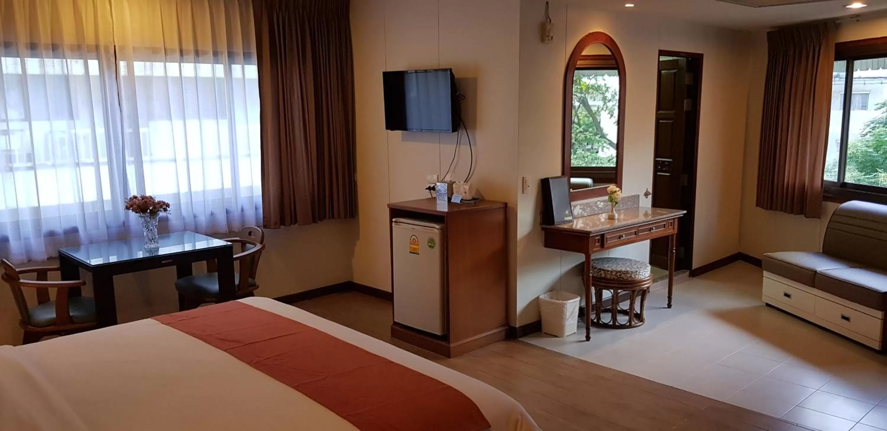 TV/Entertainment Center in Dynasty Inn