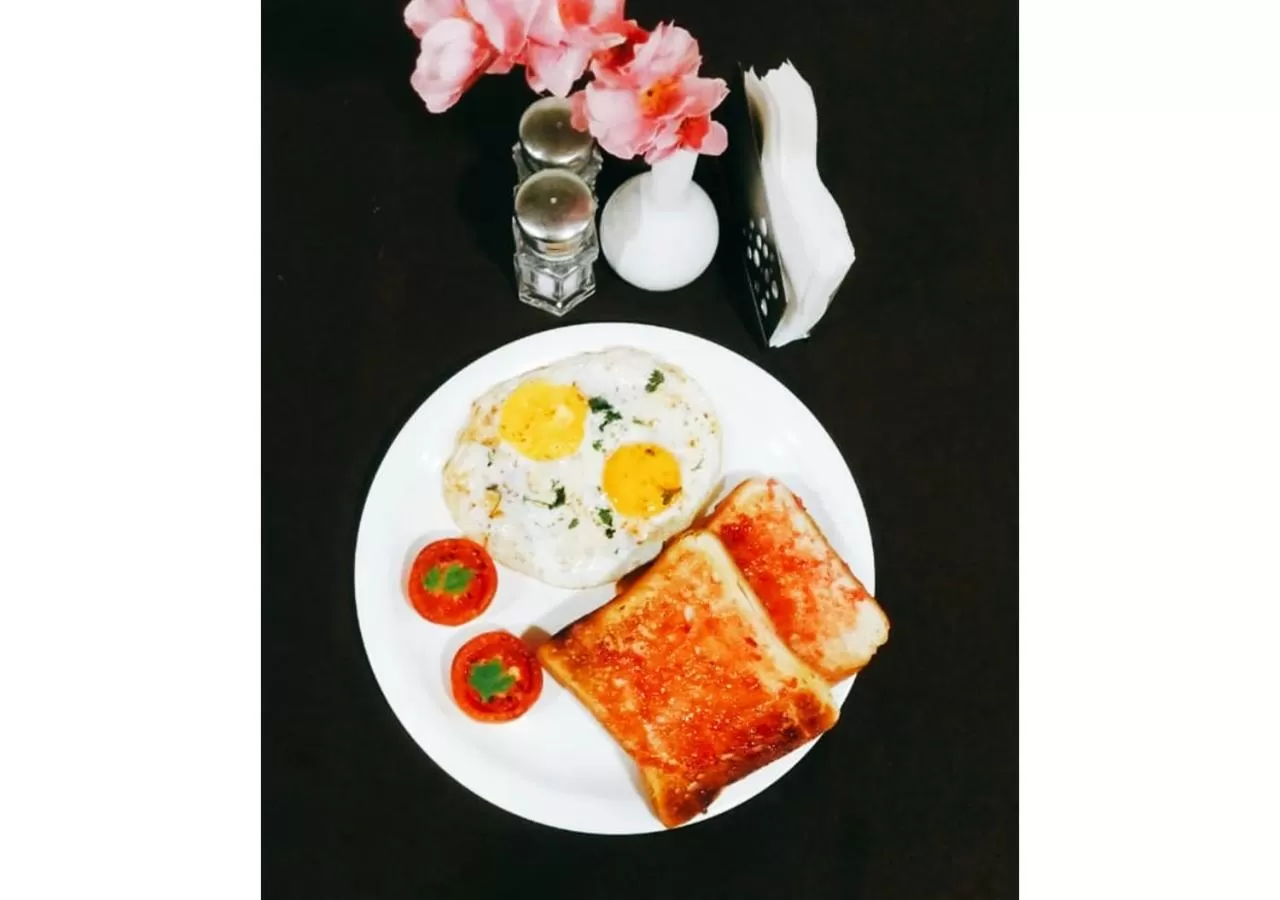 Restaurant/places to eat, Food in Hotel Planet Four