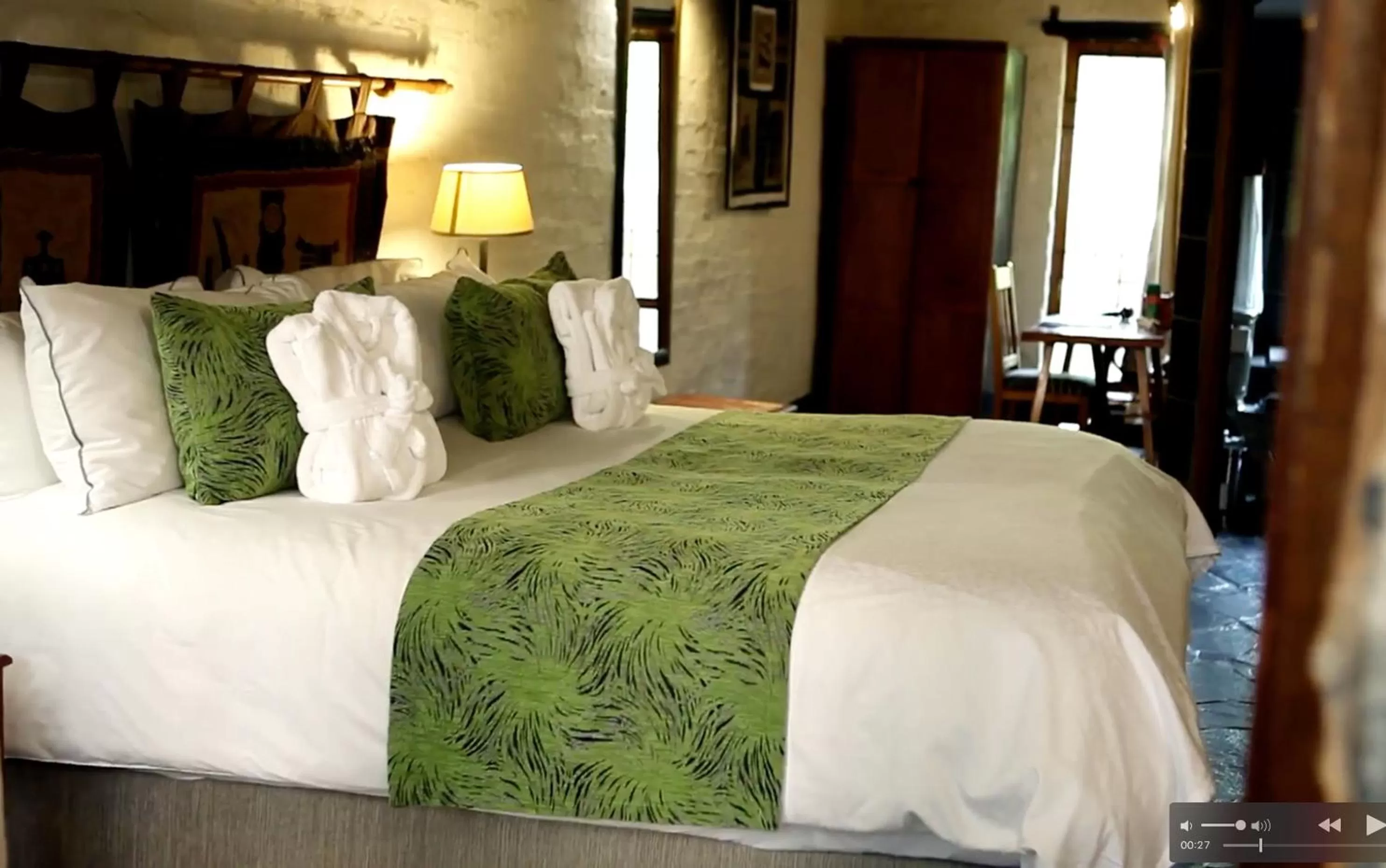 Bed in Misty Hills Country Hotel, Conference Centre & Spa