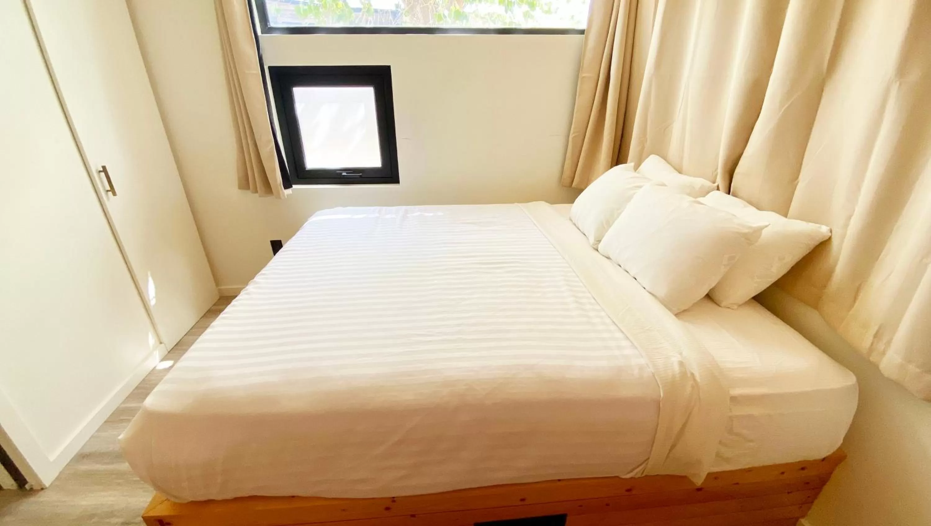 Photo of the whole room, Bed in Ticaboo Lodge