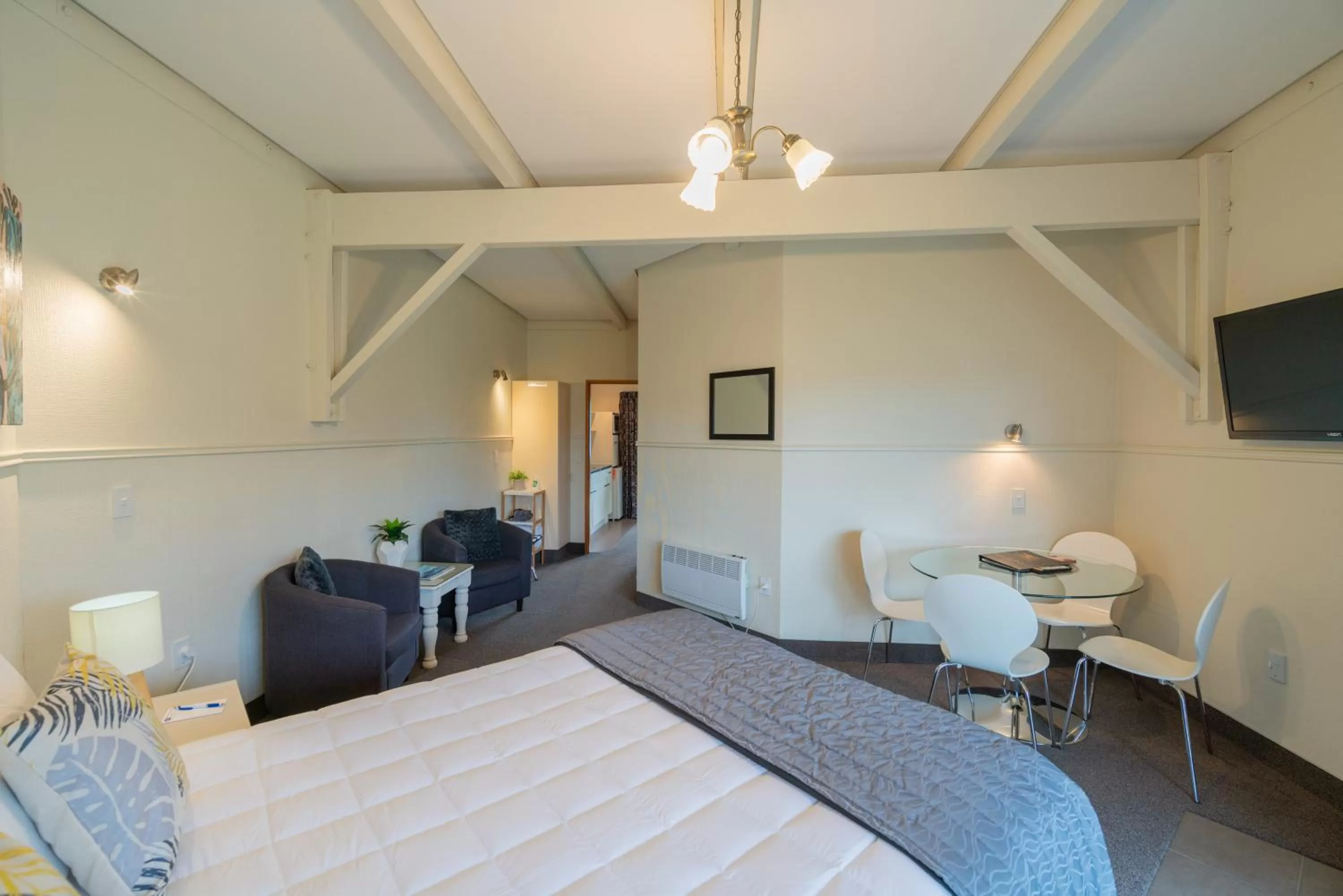 Bed in ASURE Explorer Motel & Apartments