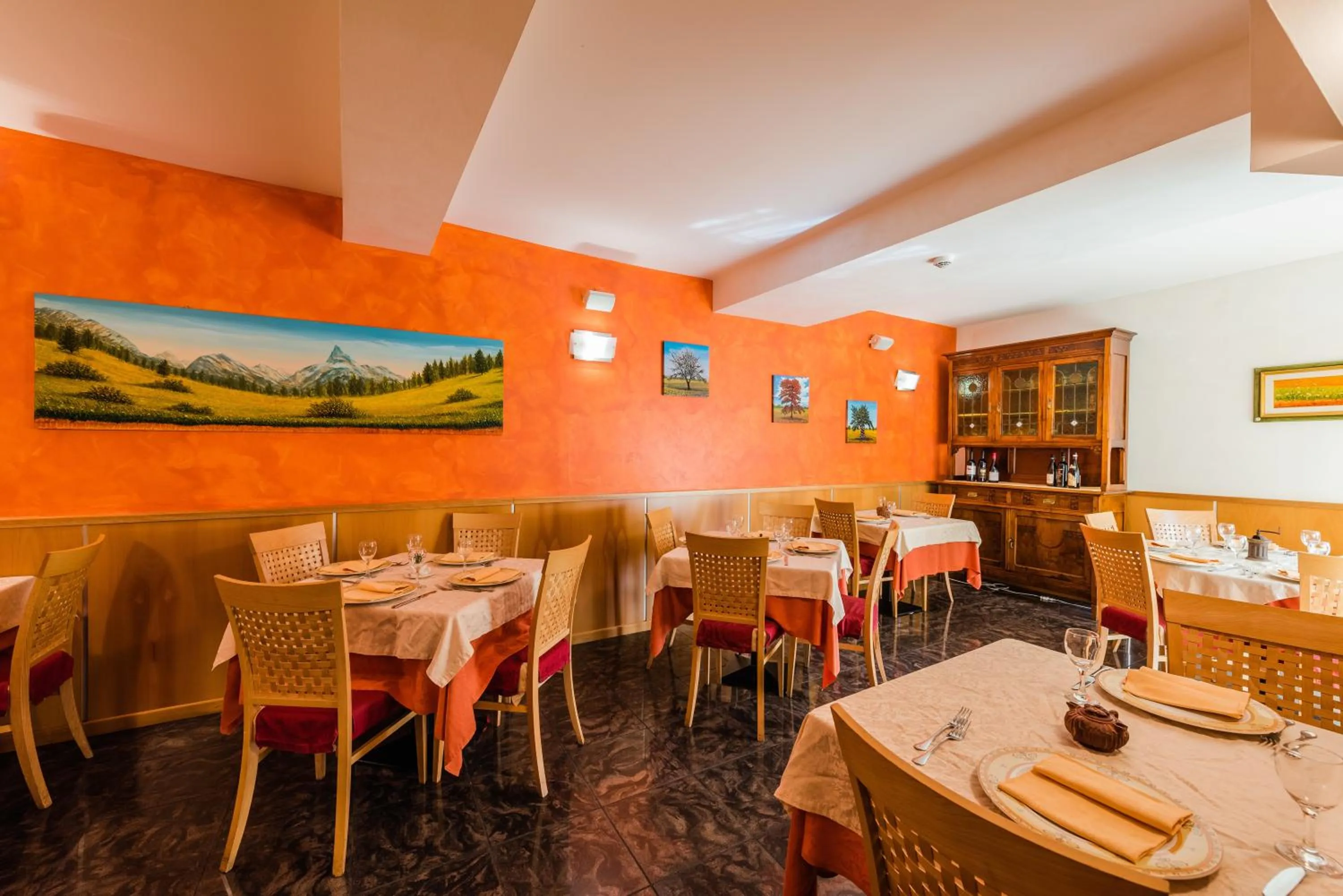 Restaurant/places to eat in Hotel Au Soleil