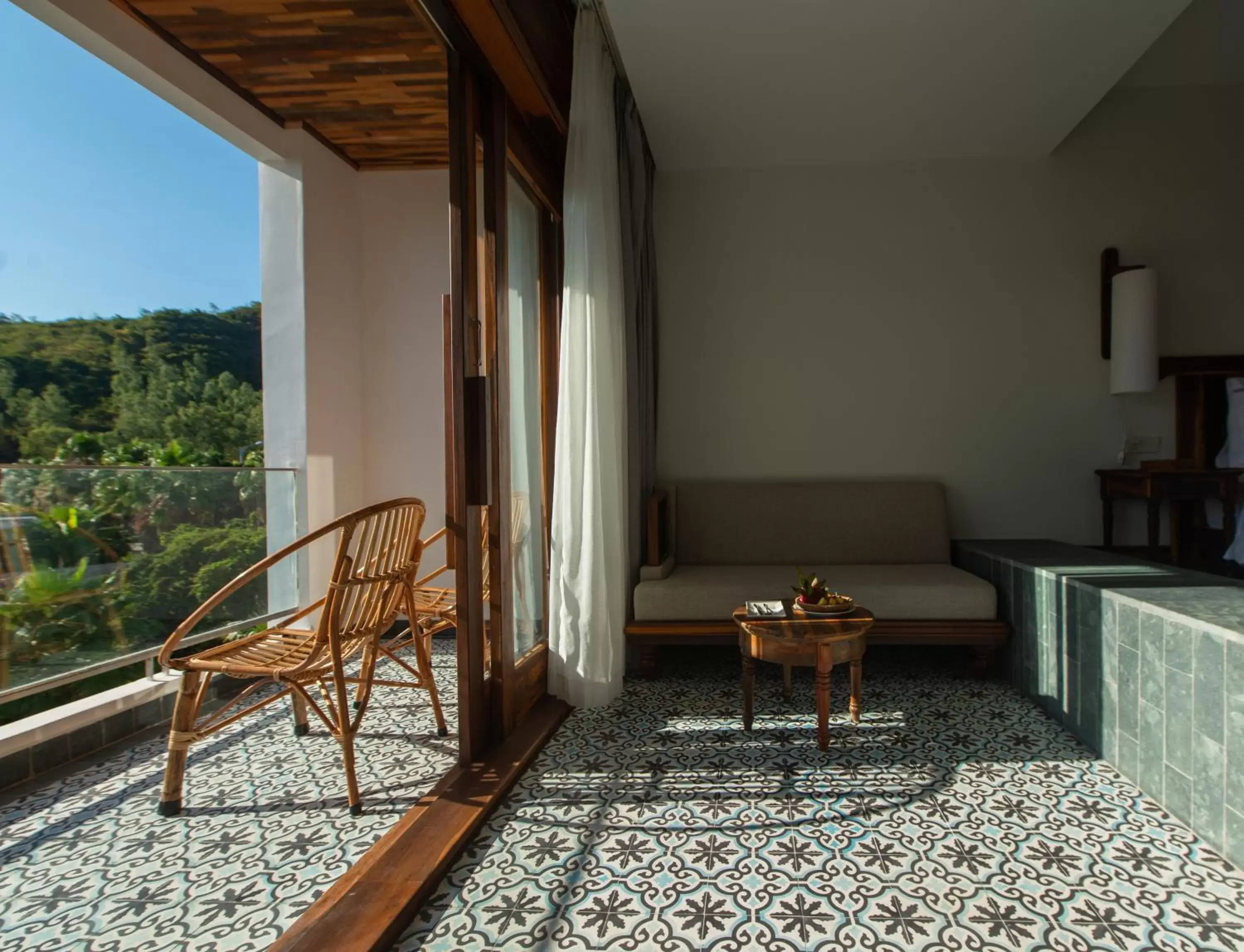 Balcony Sea View King in Alibu Resort Nha Trang Balcony Sea View King in Alibu Resort Nha Trang