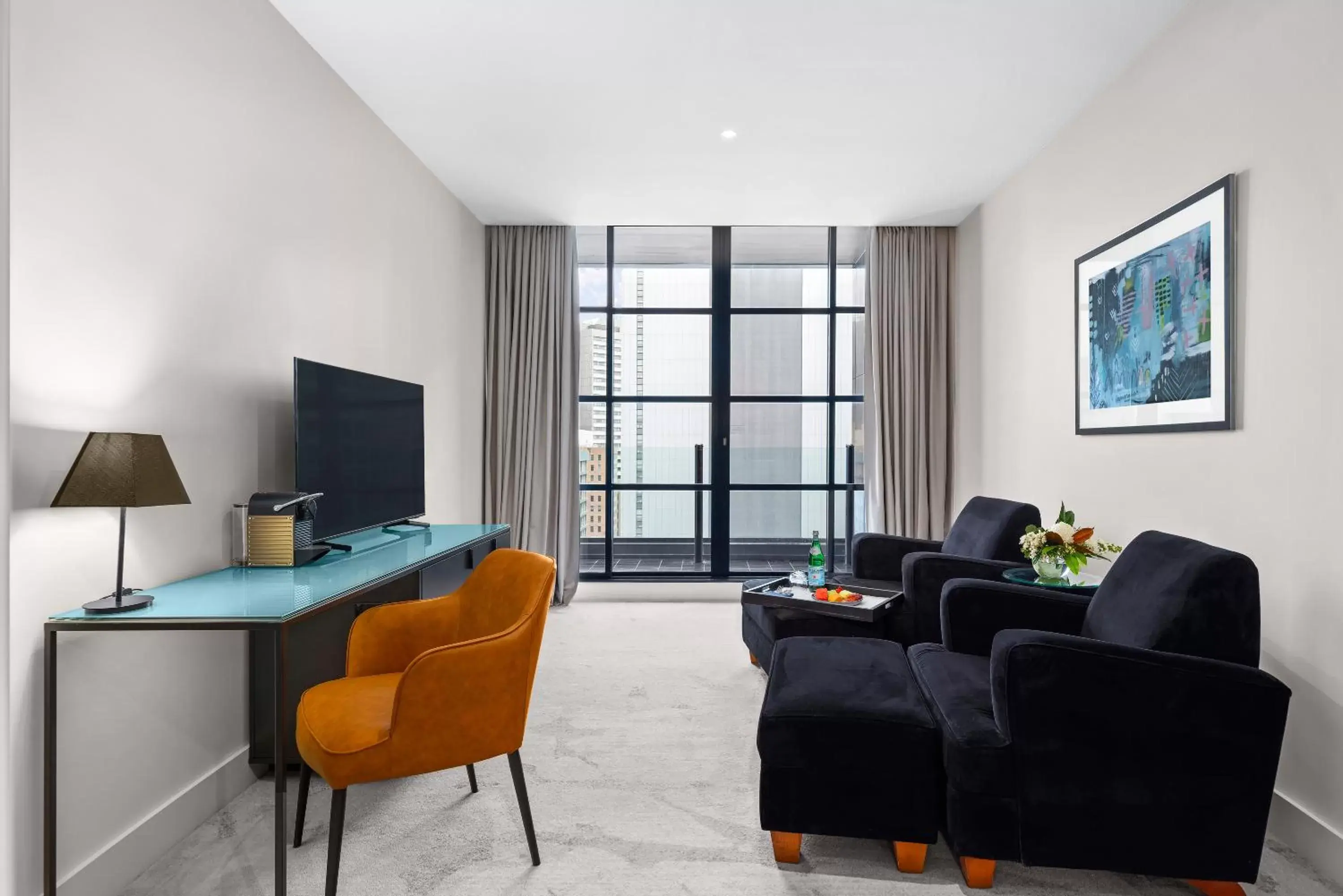 Peppers Deluxe Suite in Peppers Waymouth Hotel Peppers Deluxe Suite in Peppers Waymouth Hotel