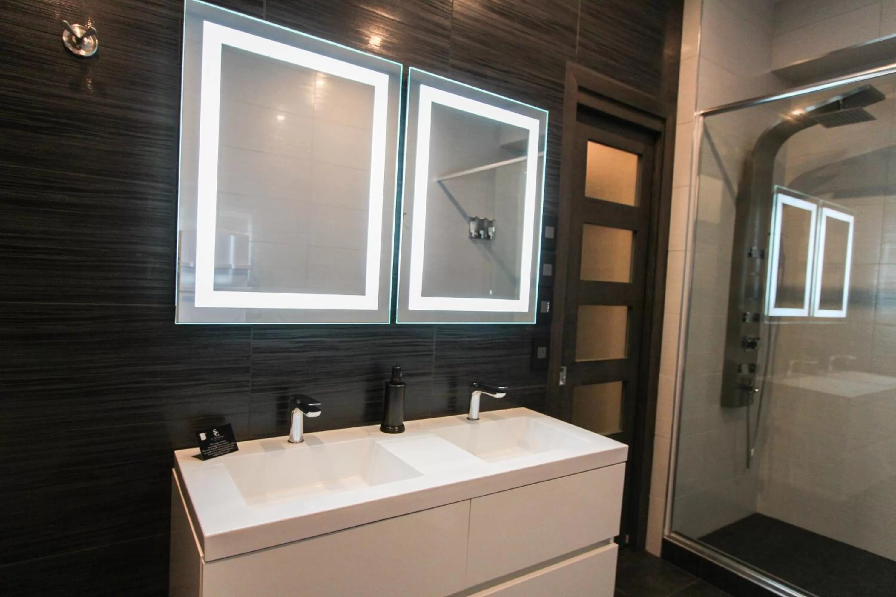 Bathroom in Hôtel Saint-Germain Rimouski