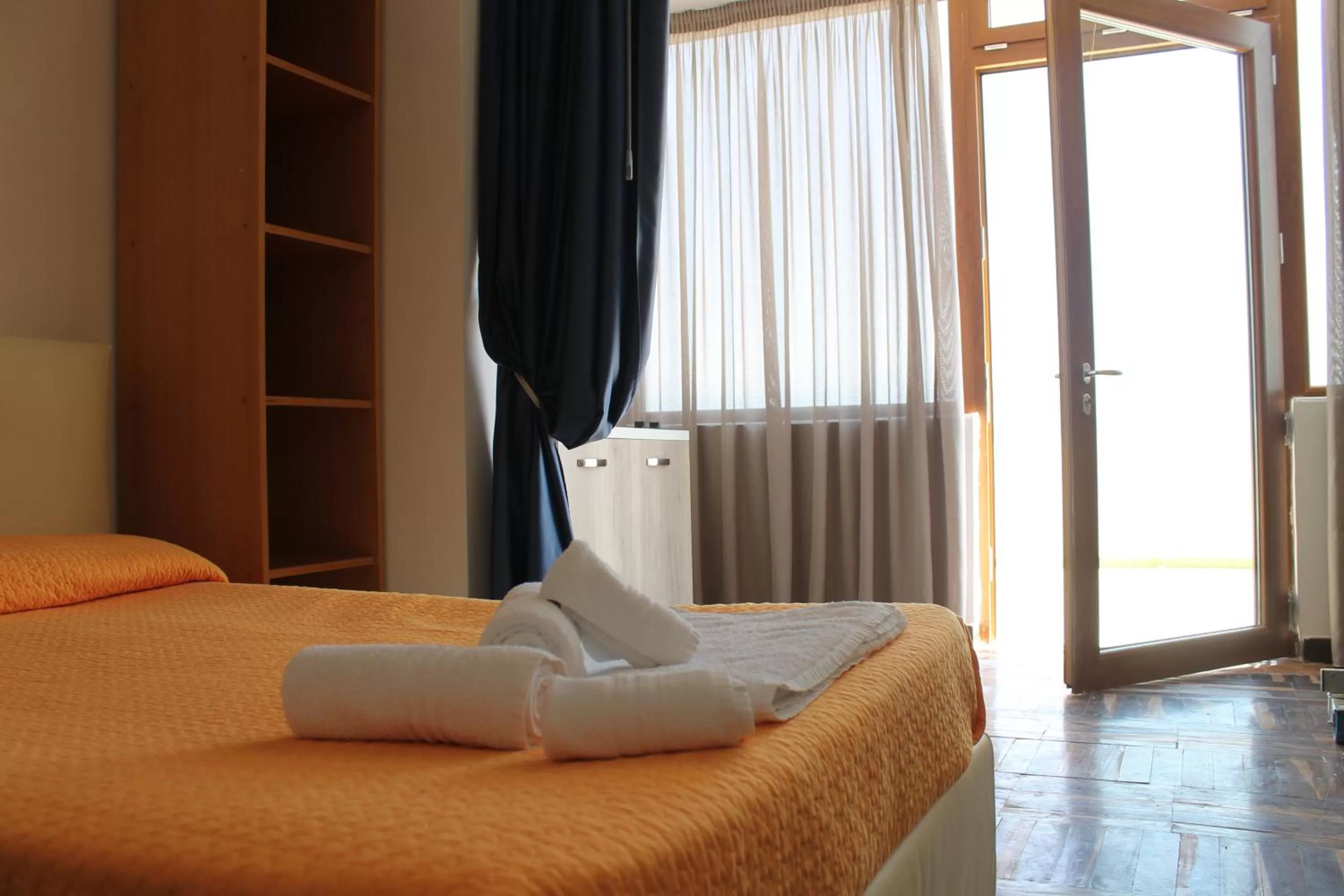 Bedroom, Bed in B&B Palazzo Manfredi Vieste, Fronte mare con Parcheggio