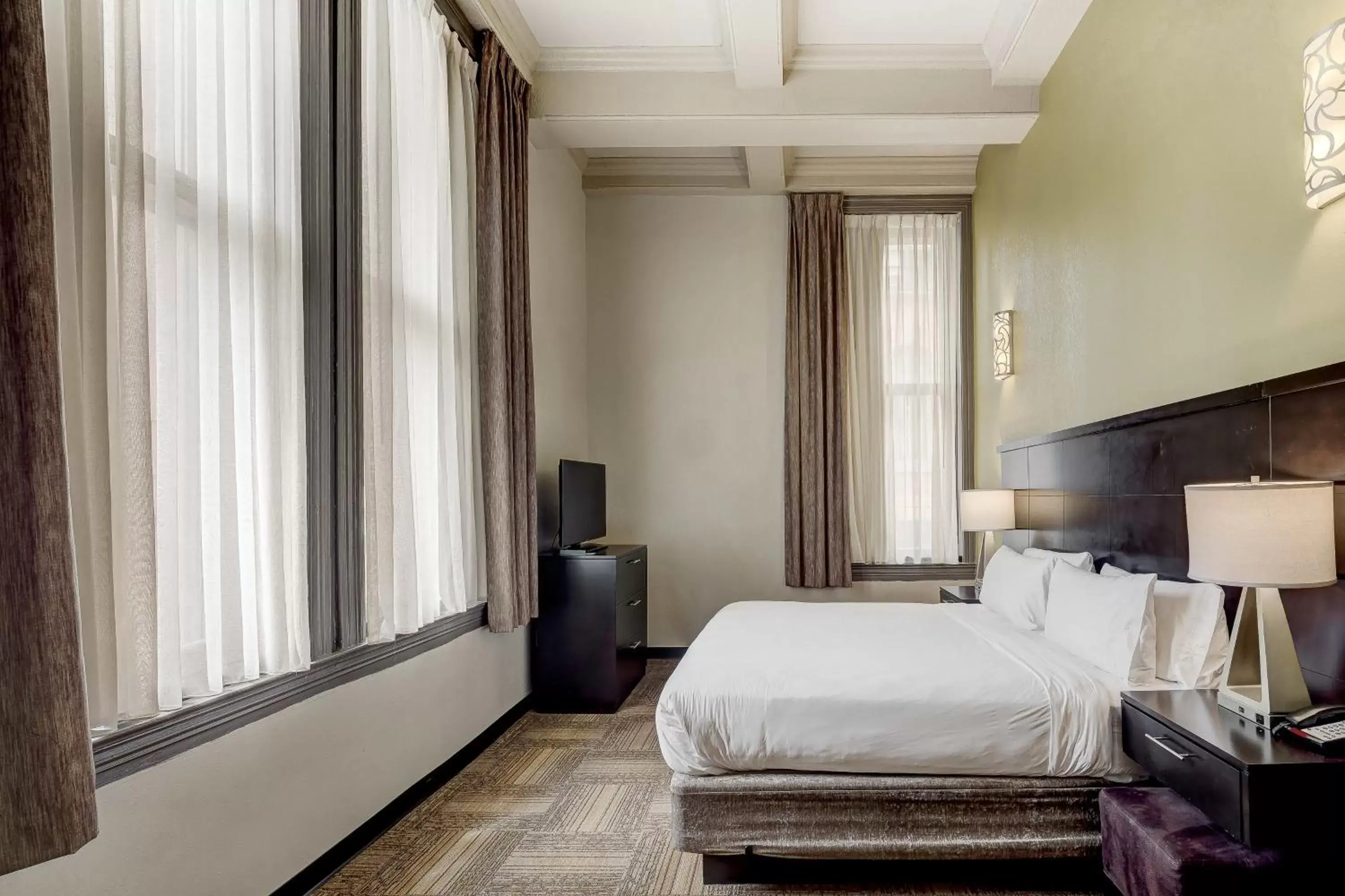 One-Bedroom King Suite with Sofa Bed and Harbor View in Staybridge Suites Baltimore - Inner Harbor by IHG One-Bedroom King Suite with Sofa Bed and Harbor View in Staybridge Suites Baltimore - Inner Harbor by IHG