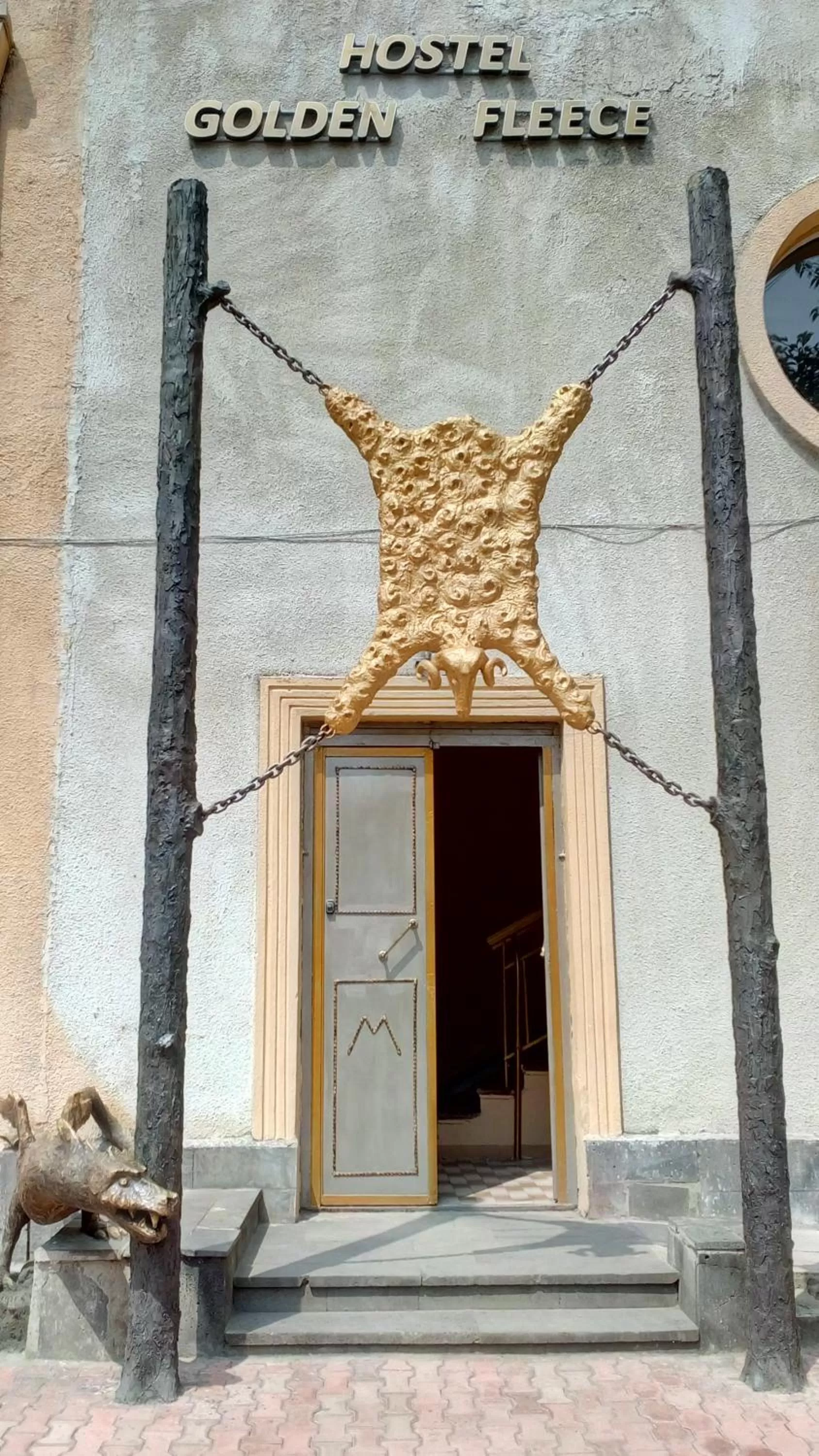 Property building, Facade/Entrance in Hostel Golden Fleece