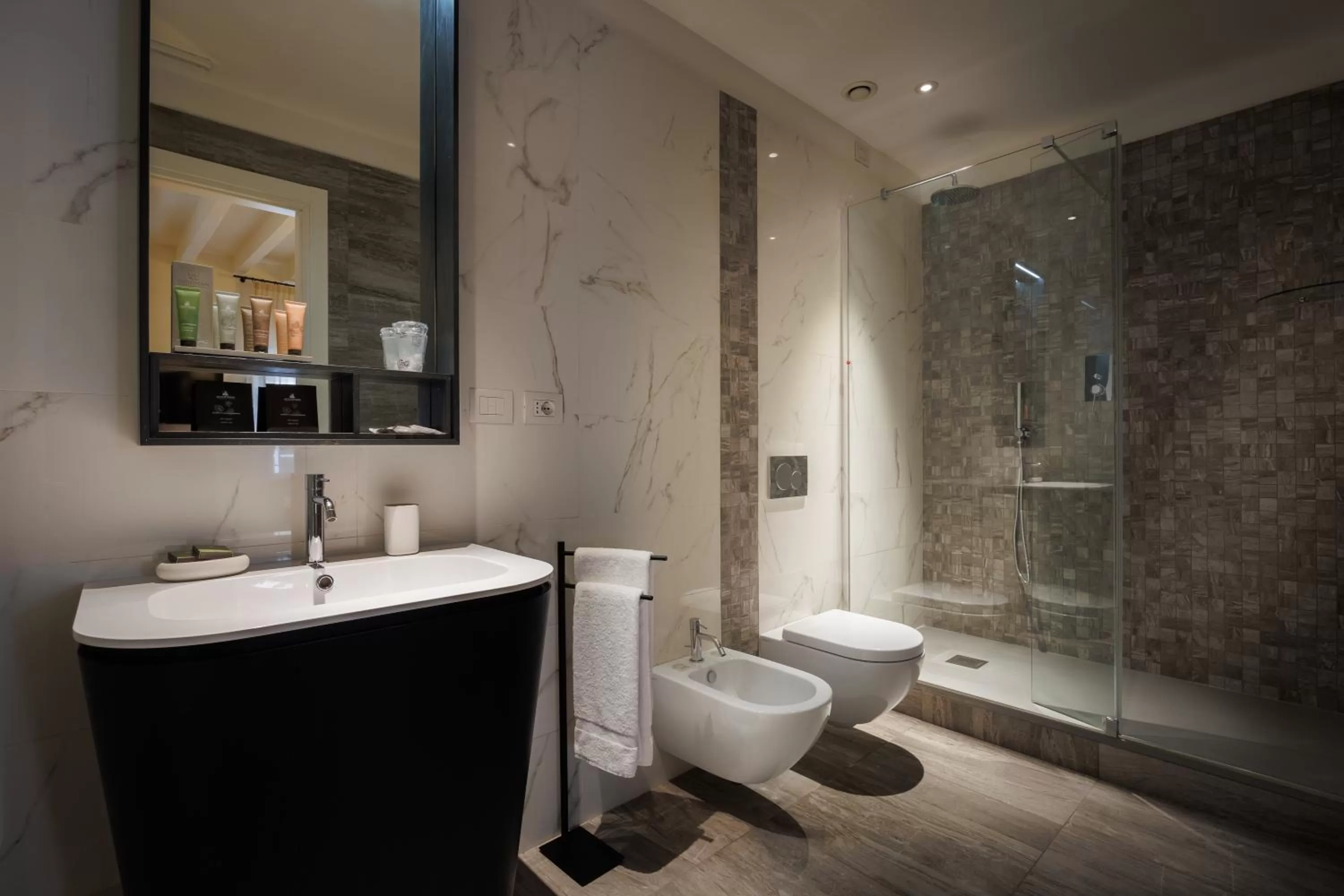 Shower in Maison Santa Croce