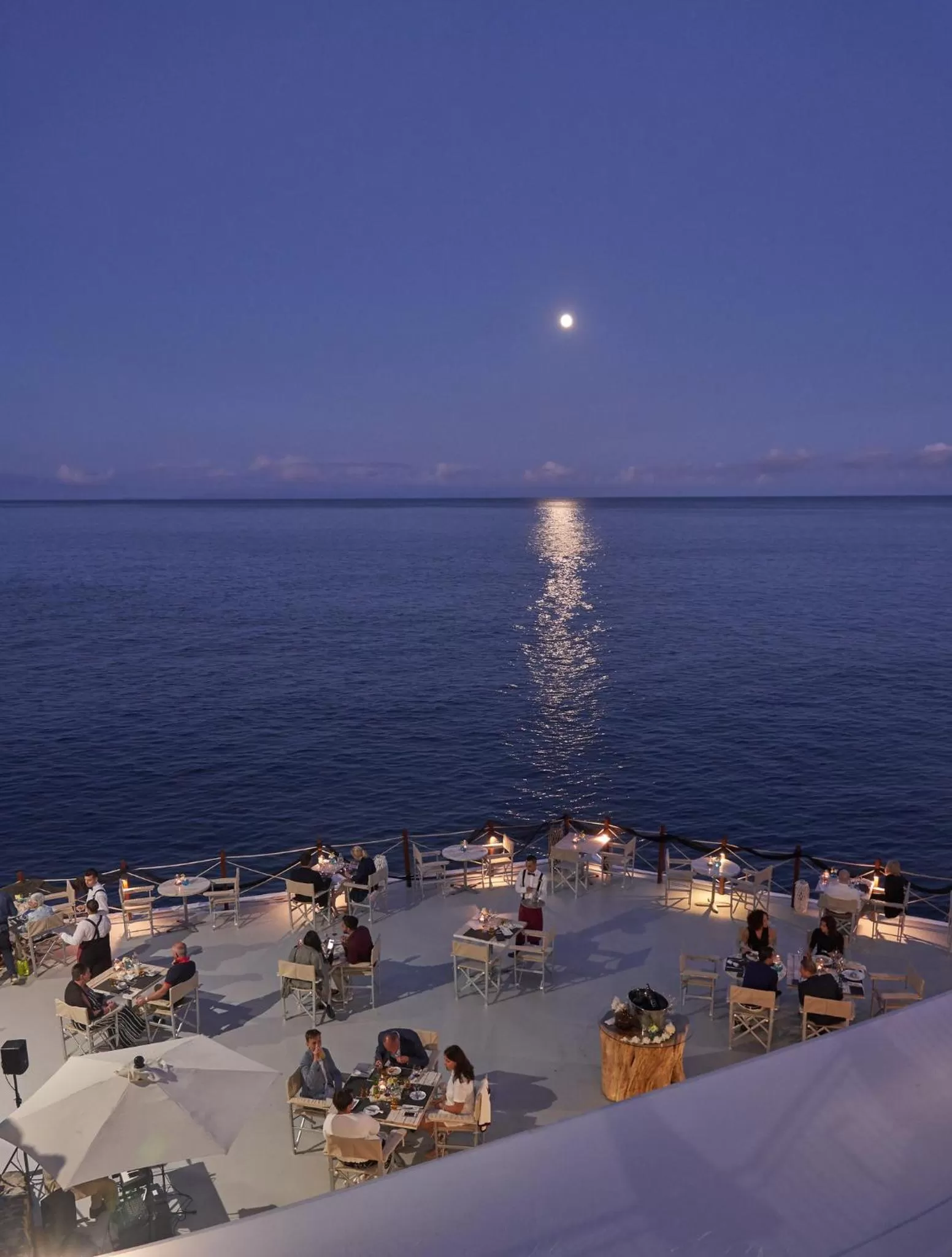 Restaurant/places to eat in The Cliff Bay - PortoBay