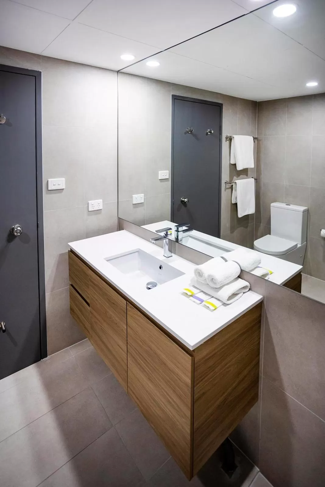 Bathroom in Mantra Bathurst