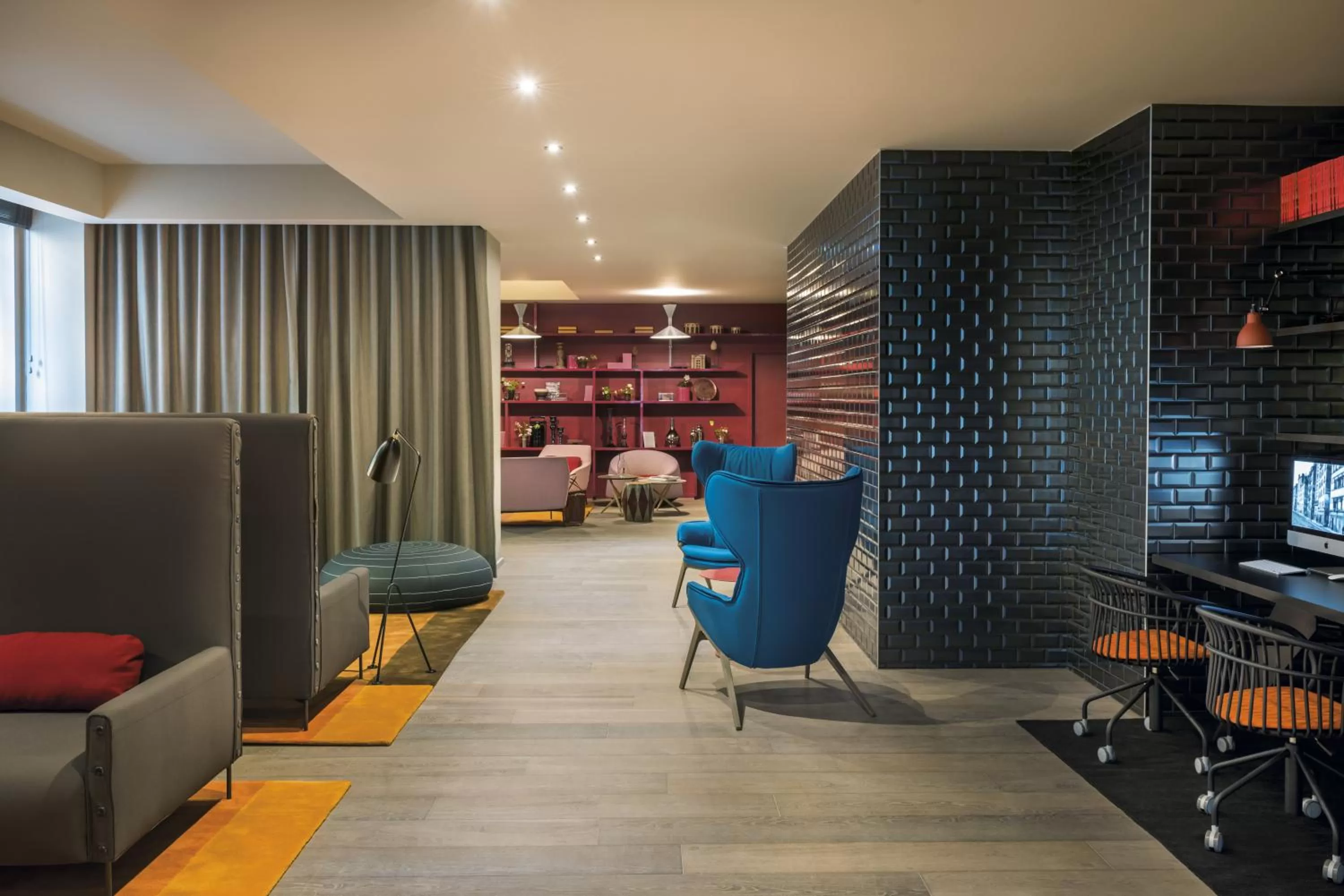 Lounge or bar in OKKO Hotels Lyon Centre
