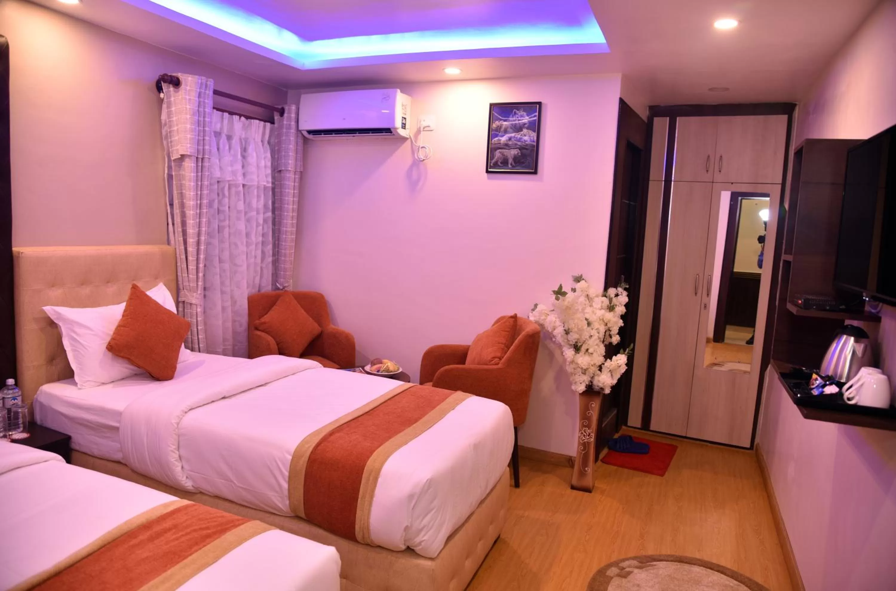 Photo of the whole room, Bed in Marinha Airport Hotel