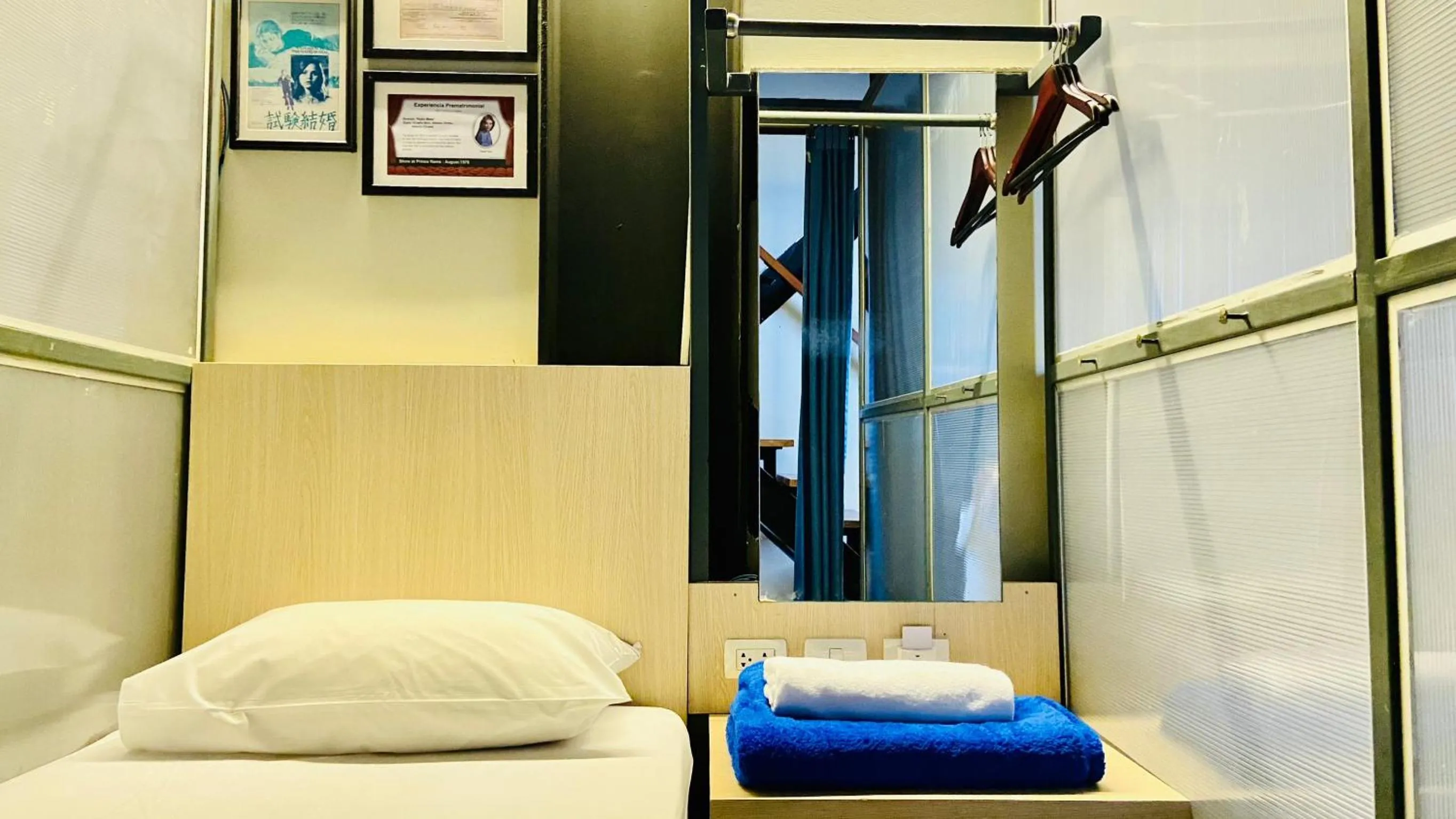 Bed in Prince Theatre Heritage Stay Hostel - Silom