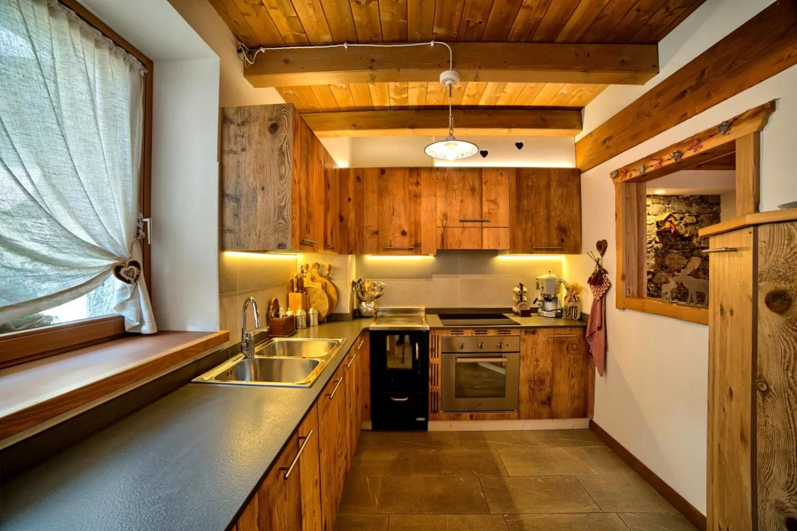 Kitchen or kitchenette, Kitchen/Kitchenette in Albergo Diffuso Tolmezzo
