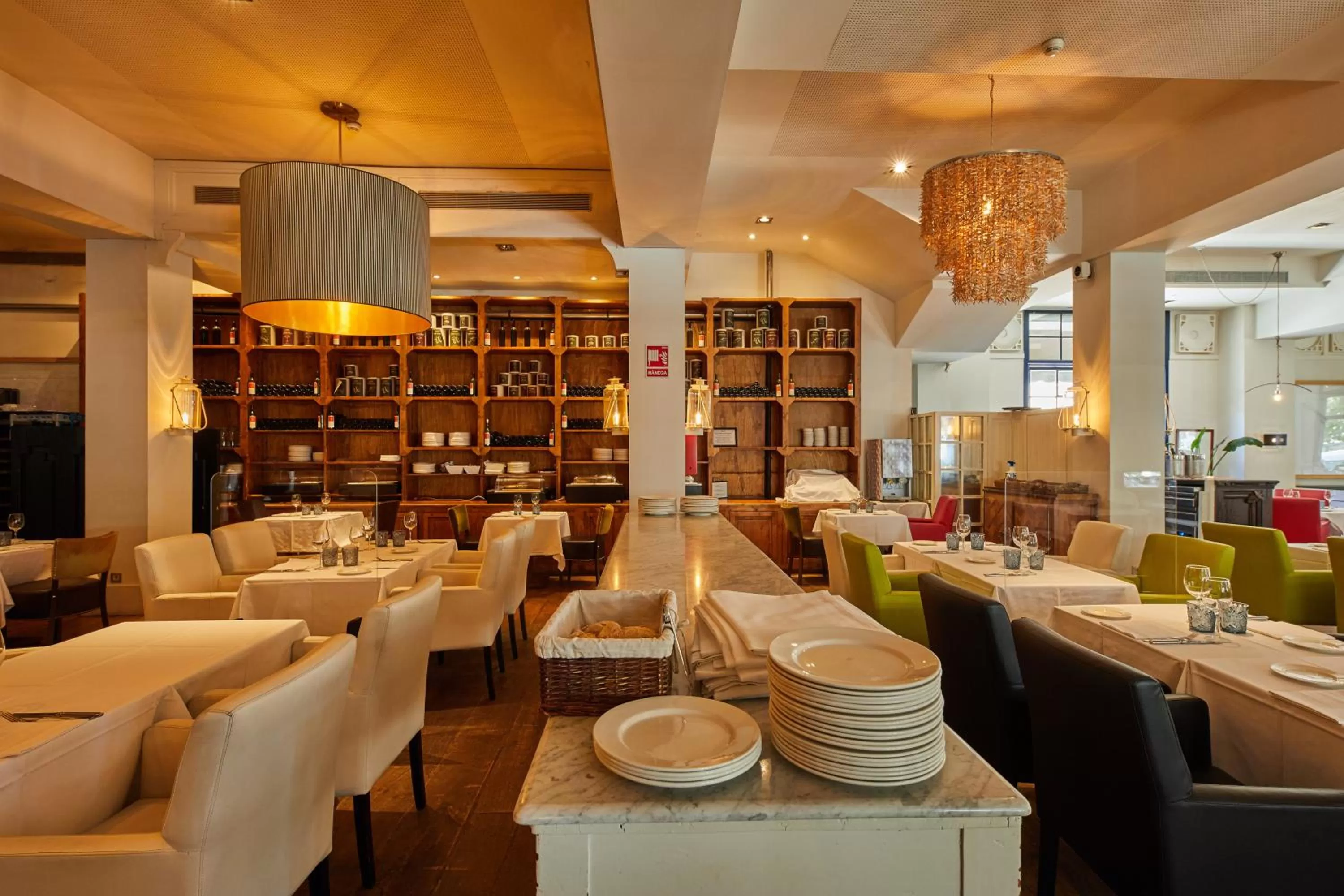 Restaurant/places to eat in Hotel Trias