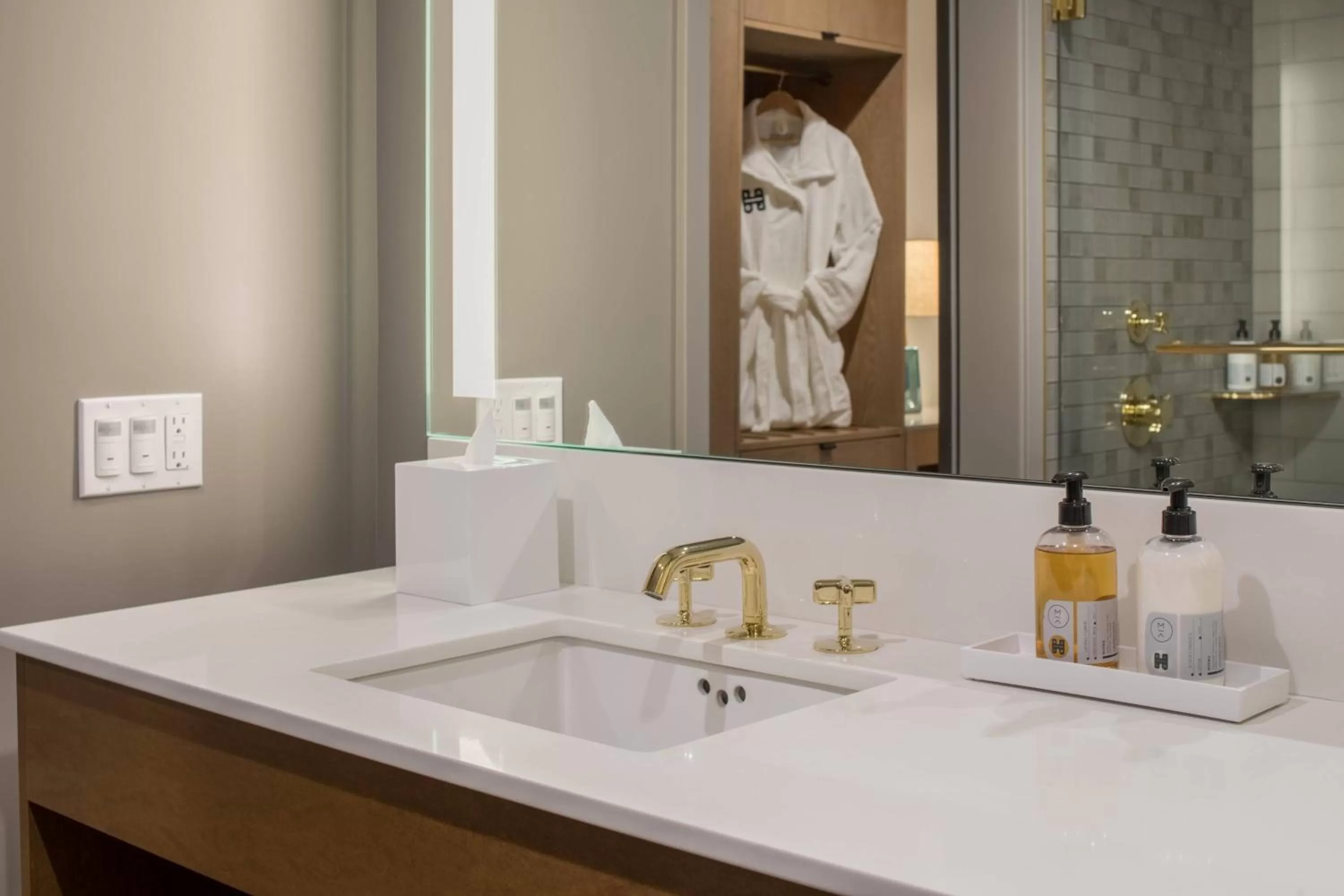 Bathroom in The Hi-Lo, Autograph Collection