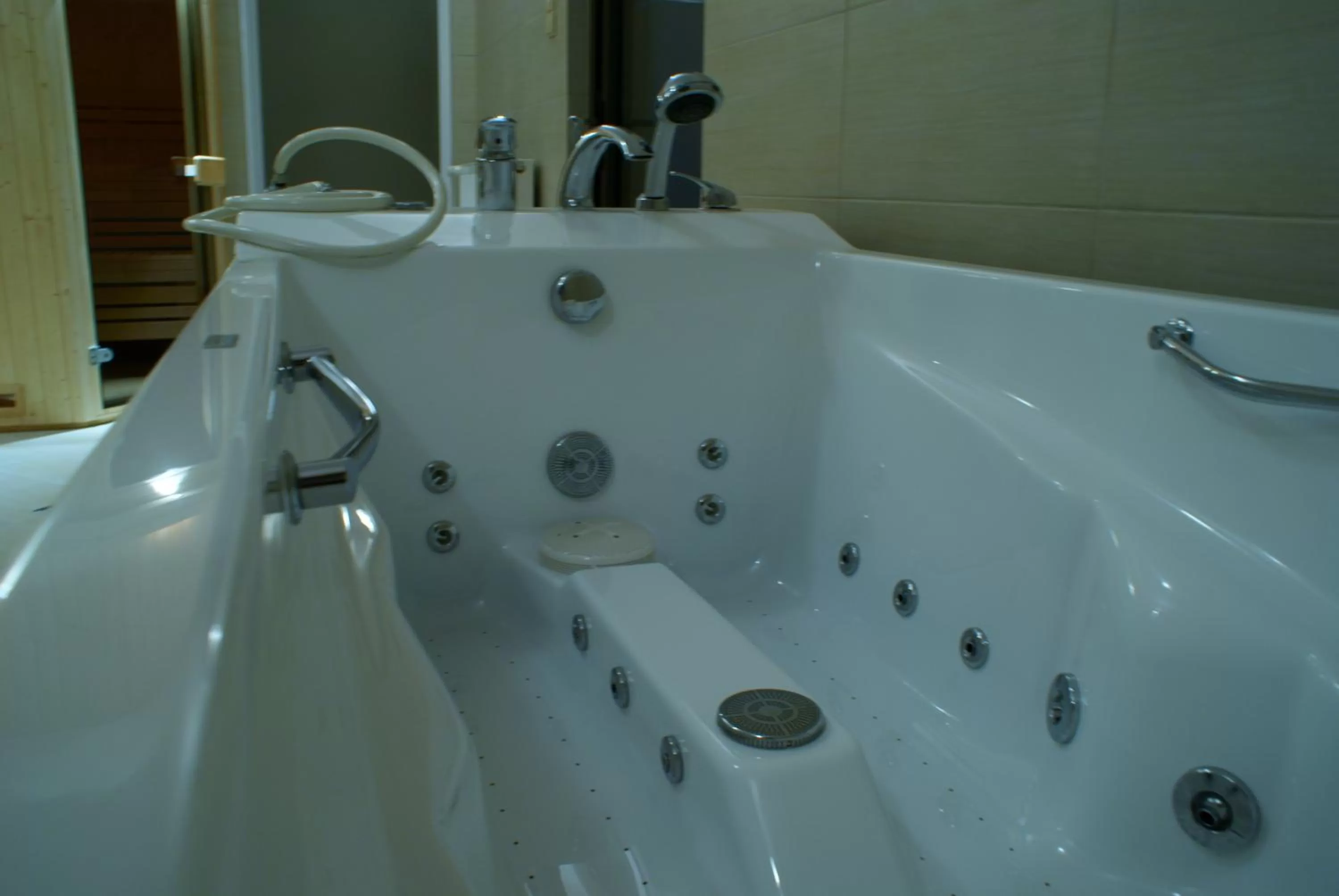 Hot Tub in Hotel Huszcza