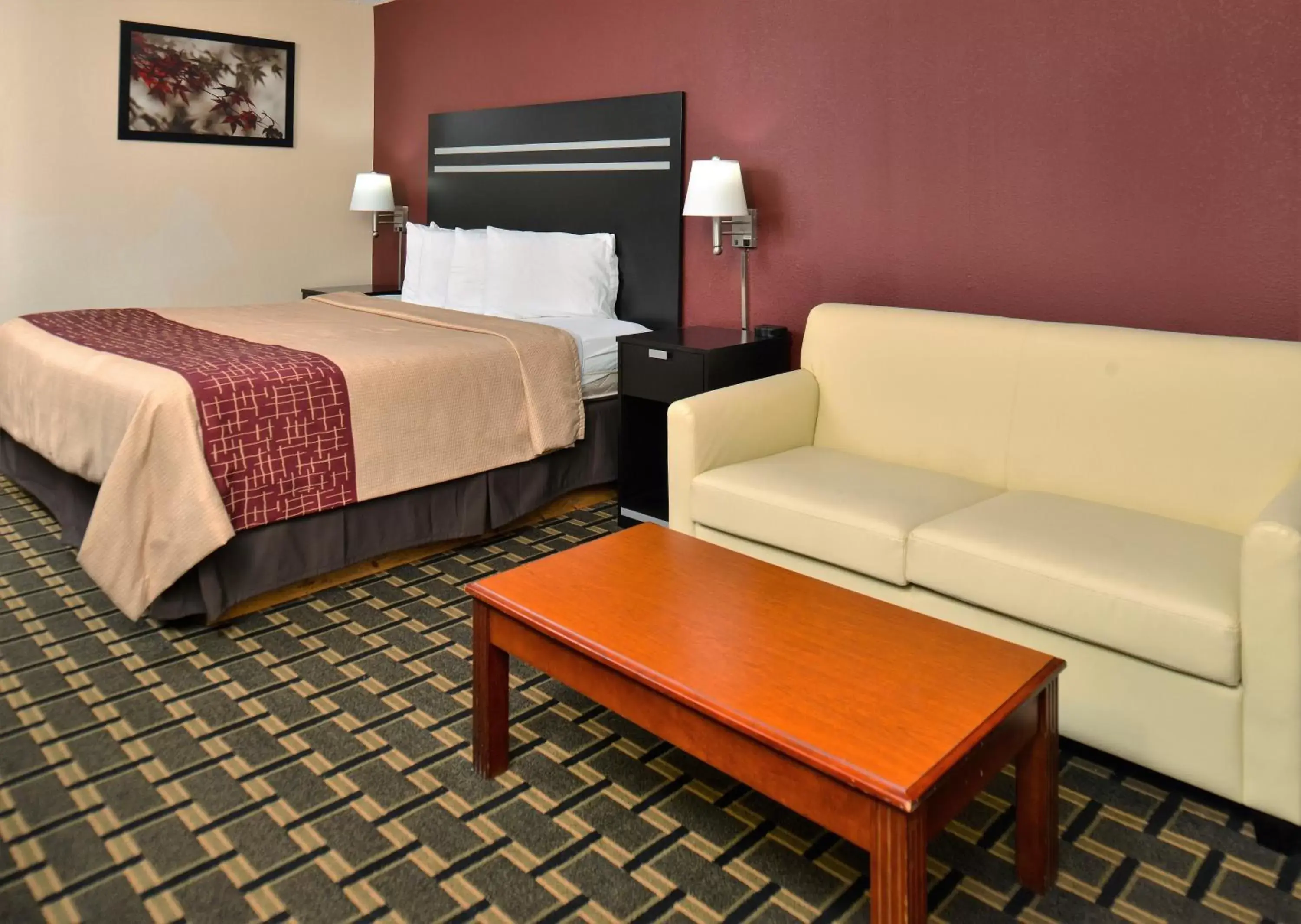 Superior King Room - Non-Smoking in Red Roof Inn Cartersville-Emerson-LakePoint North Superior King Room - Non-Smoking in Red Roof Inn Cartersville-Emerson-LakePoint North