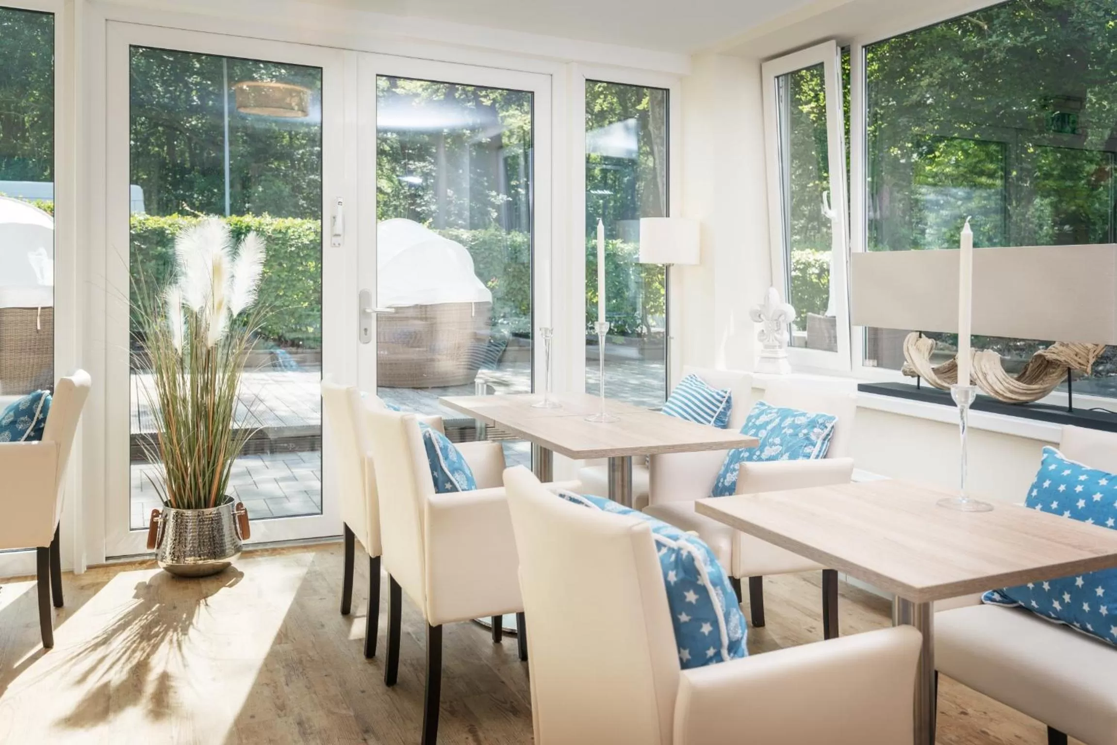 Communal lounge/ TV room, Restaurant/Places to Eat in Das Frühstückshotel Sankt Peter-Ording