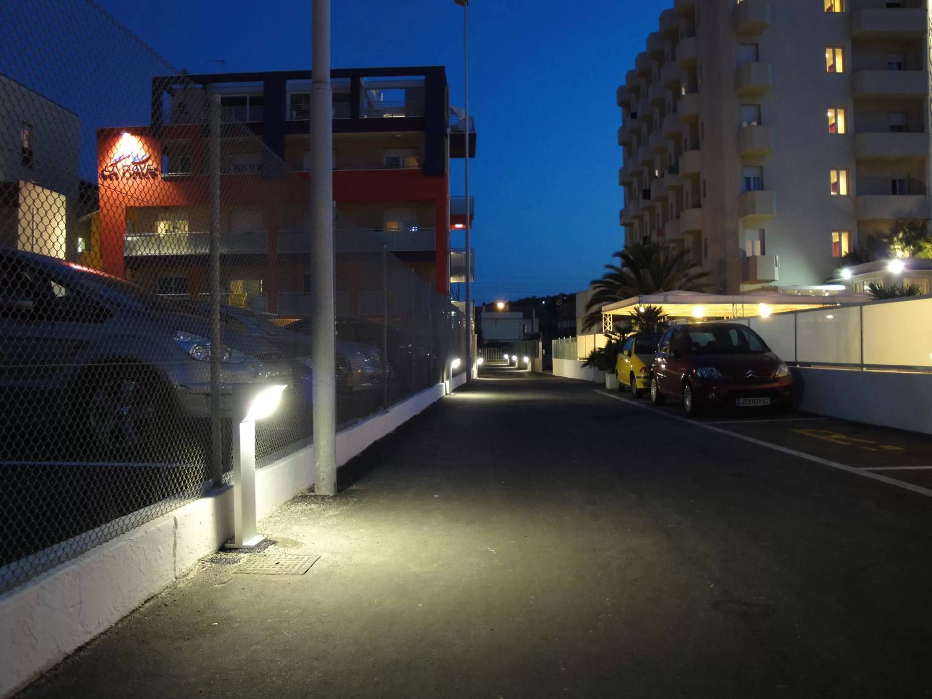 Facade/entrance in Residence La Nave